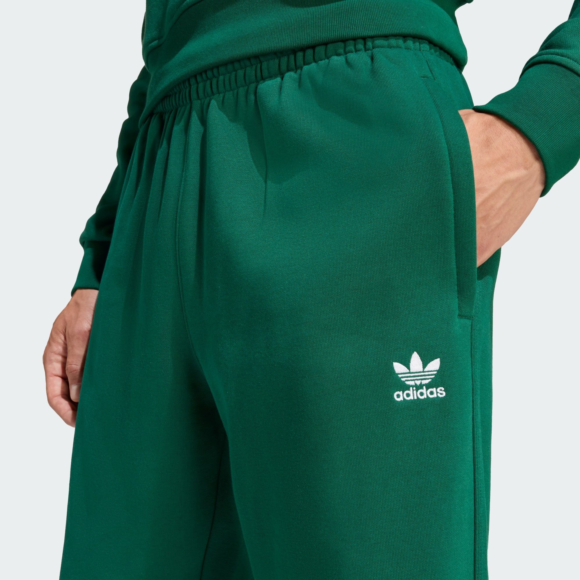 adidas Originals Jogginghose TREFOIL ESSENTIALS HOSE, BEINABSCHLÜSSE OHNE SAUM (1-tlg)