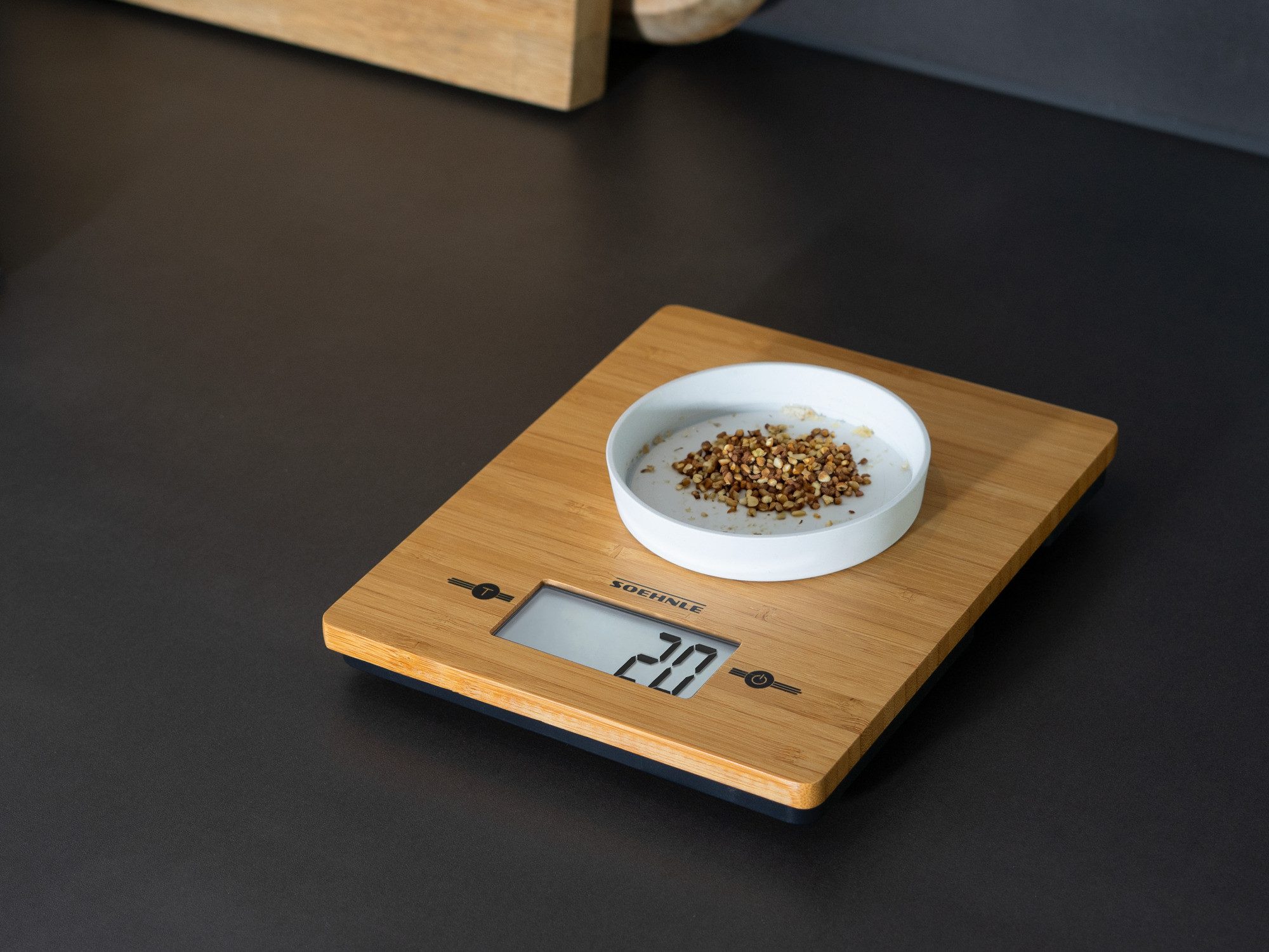 Soehnle Küchenwaage Bamboo, (1-tlg), LCD-Anzeige, bis 5kg, große Wiegefläche aus Bambus