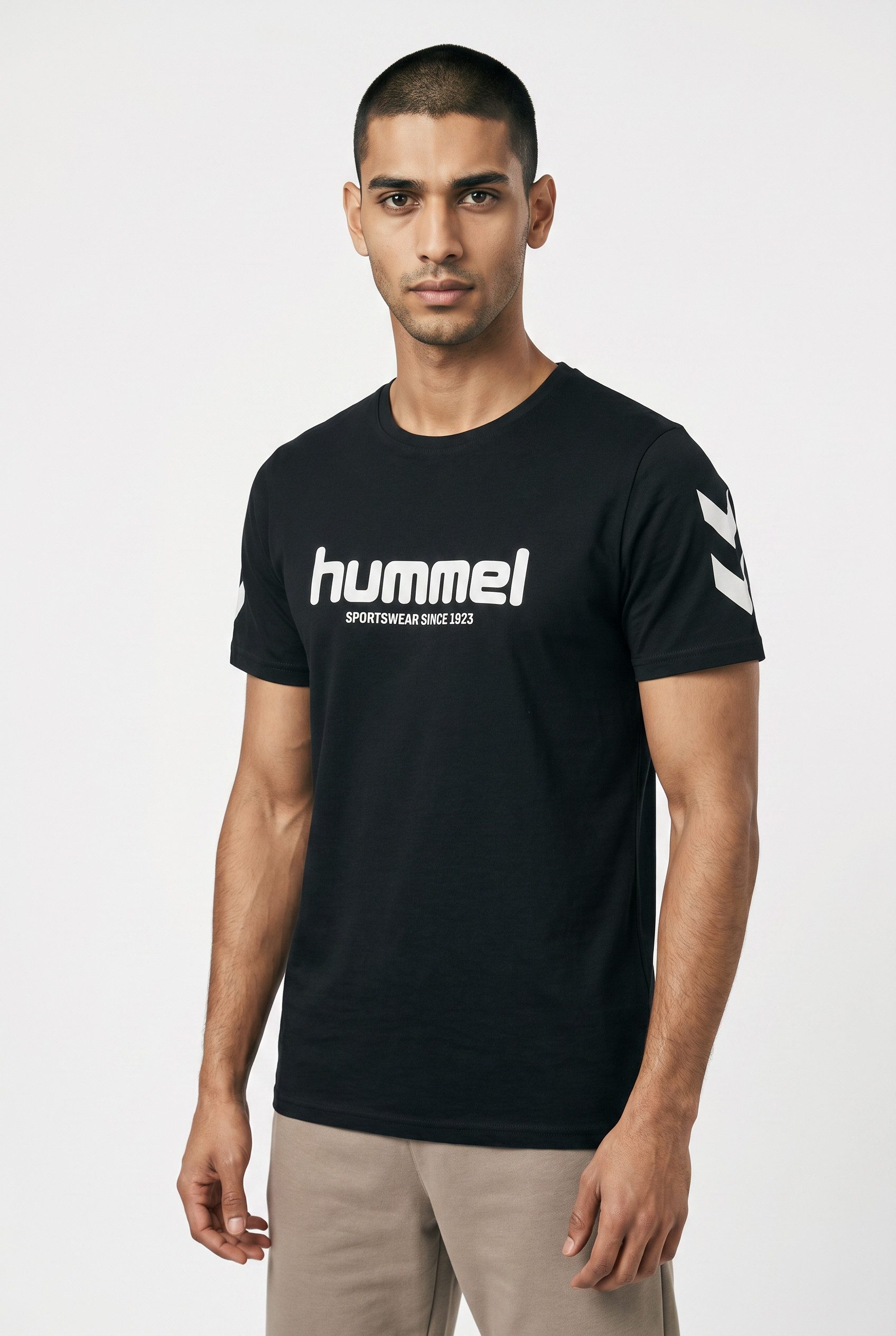 hummel T-Shirt HMLLEGACY 2.0 T-SHIRT S/S kurze Ärmel, für sportliche Aktivitäten, aus Baumwolle