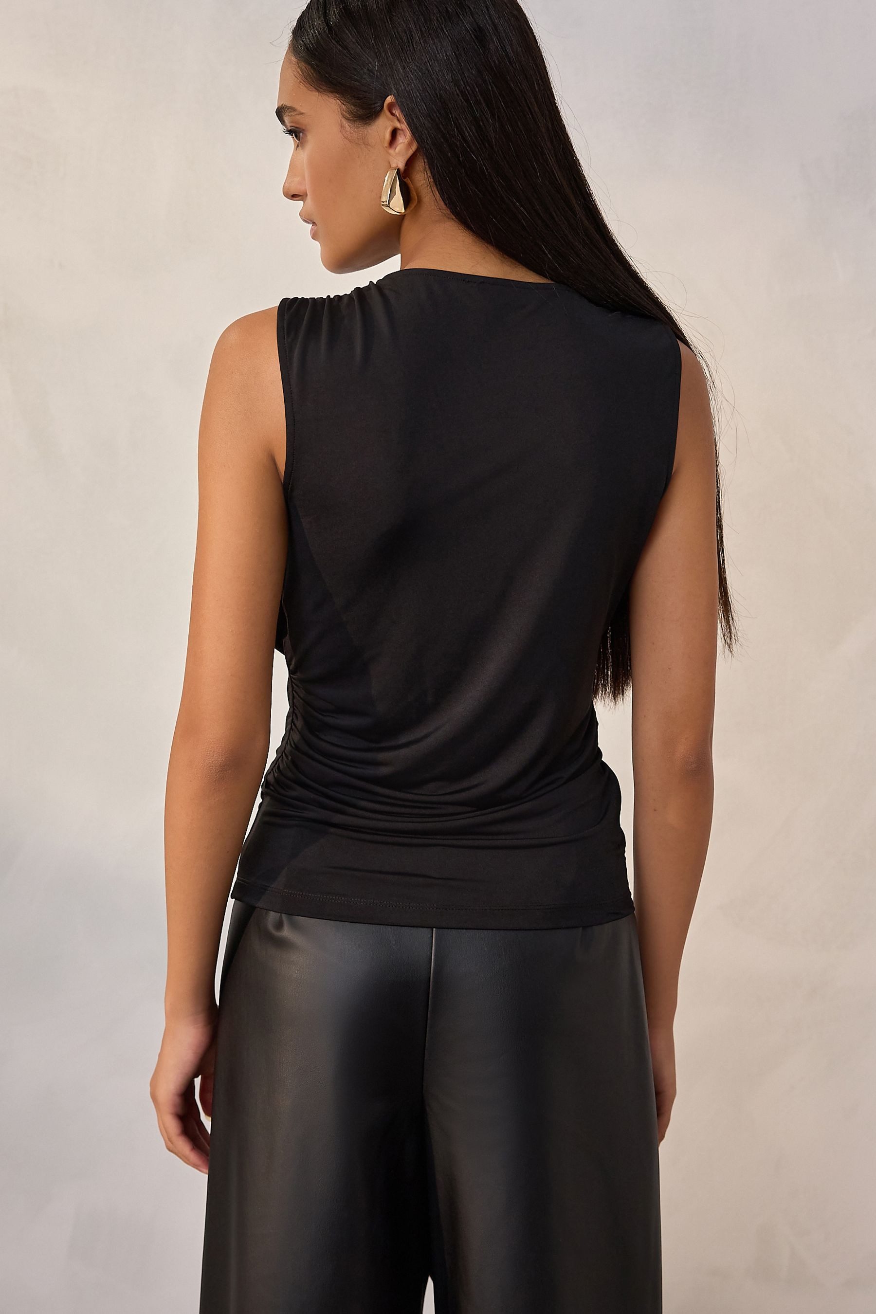 Next Blusentop Ärmelloses Top mit drapierter Vorderseite (1-tlg) günstig online kaufen