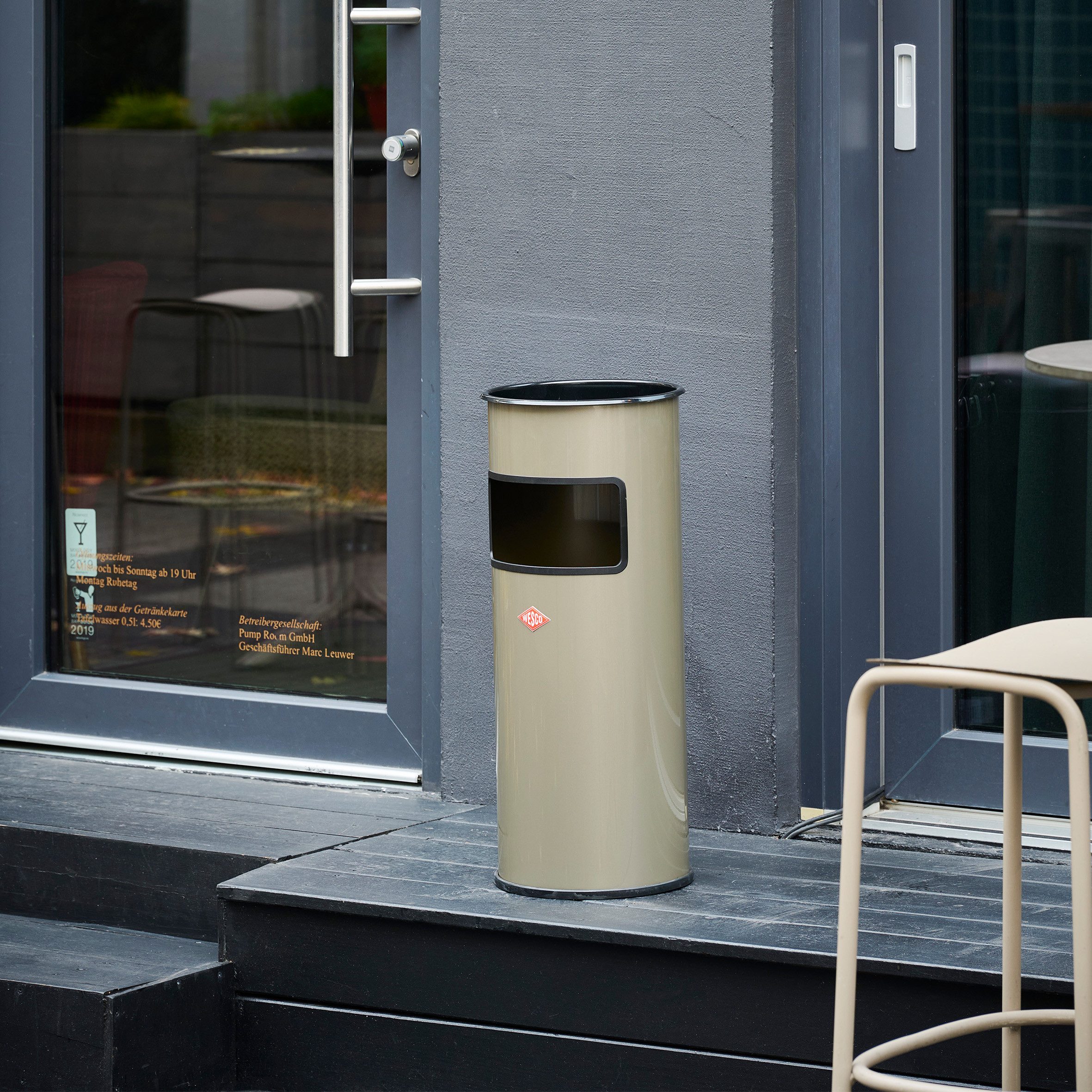 WESCO Aschenbecher Standascher 30 L, mit Sieb, mit Einwurfschlitz und herausnehmbarem Sieb