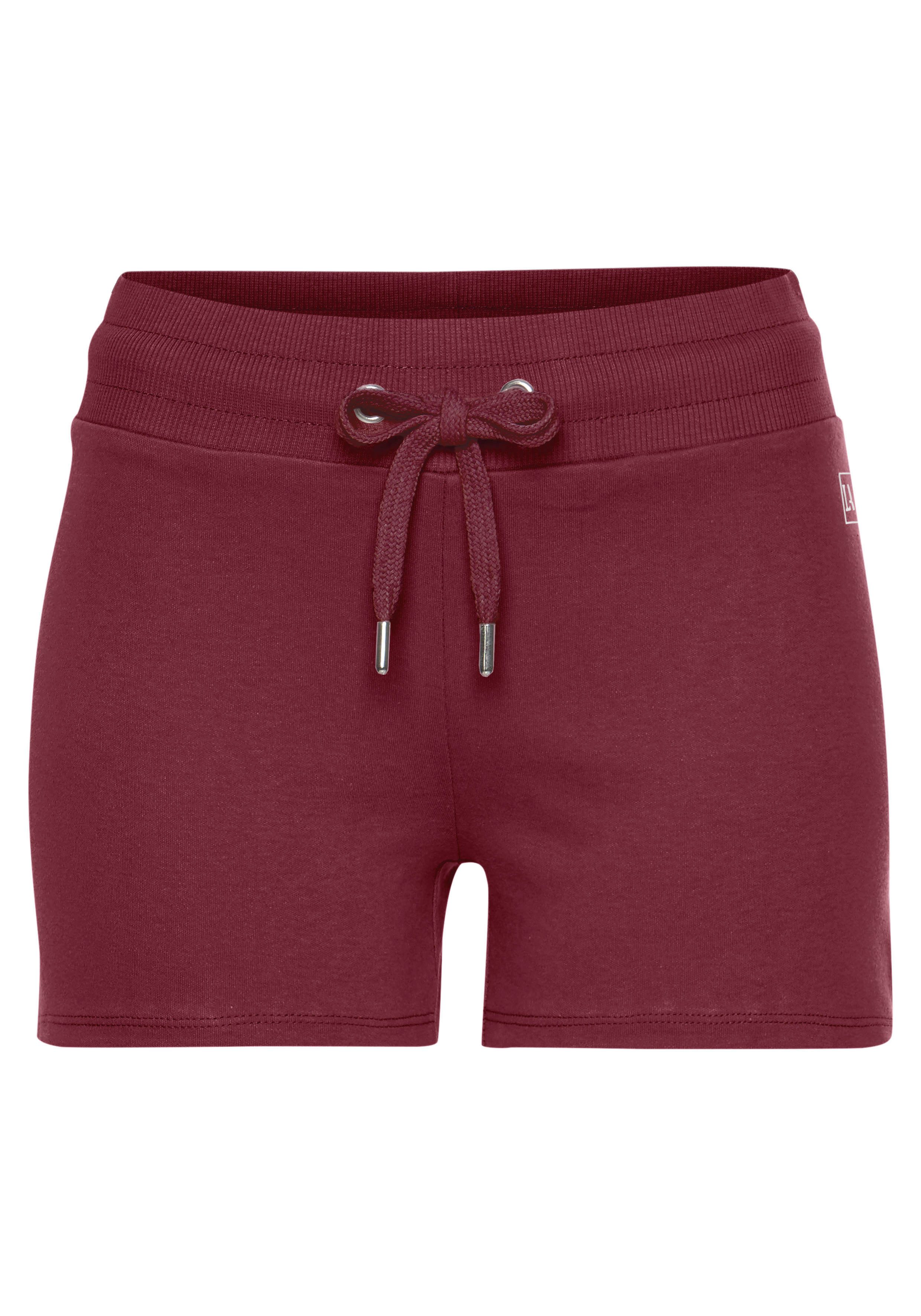 LASCANA ACTIVE Shorts, mit kleinen Seitenschlitzen günstig online kaufen