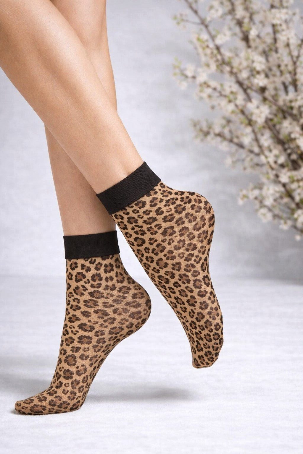 Lycille Feinsocken Transparente Damen Socken mit Leo-Muster – Fashion Söckchen