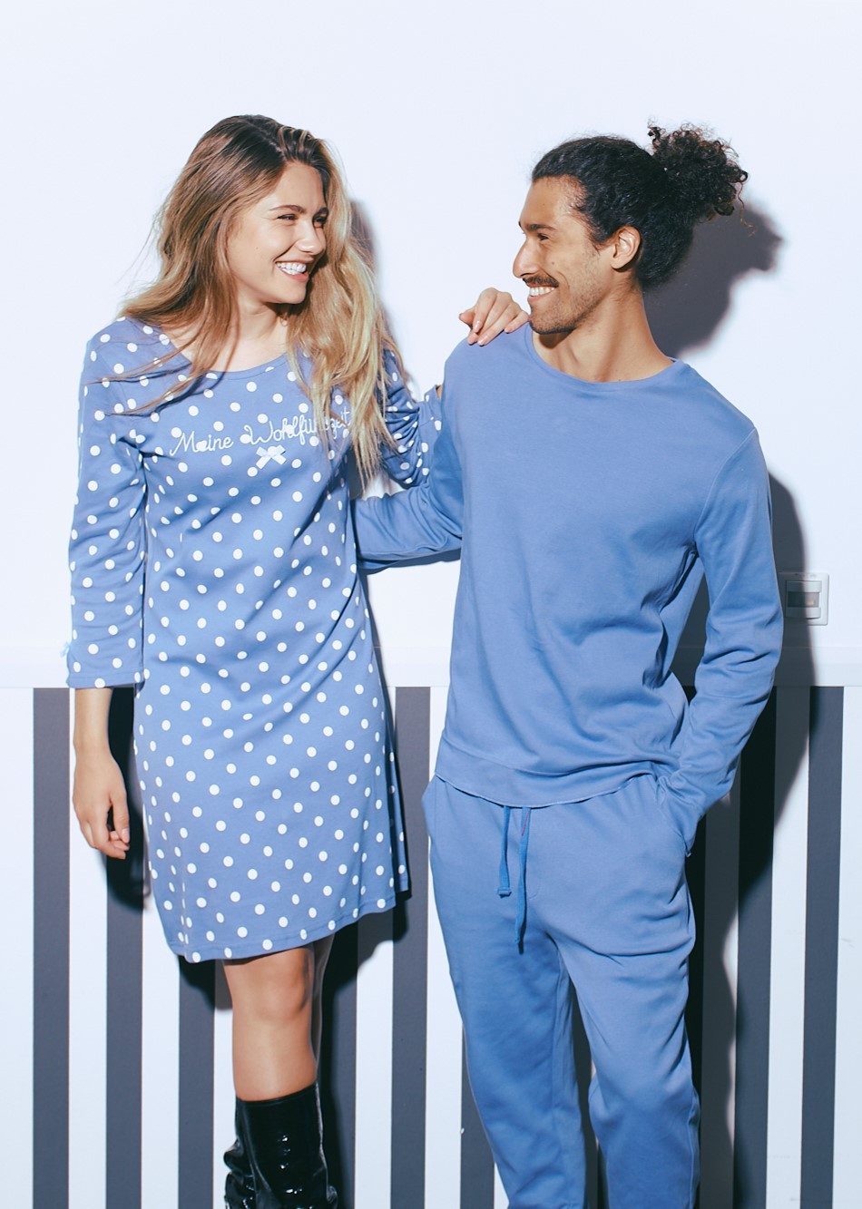 Louis & Louisa Pyjama Louis & Louisa Damen Nachthemd allover Pünktchen-Muster in blau/weiß