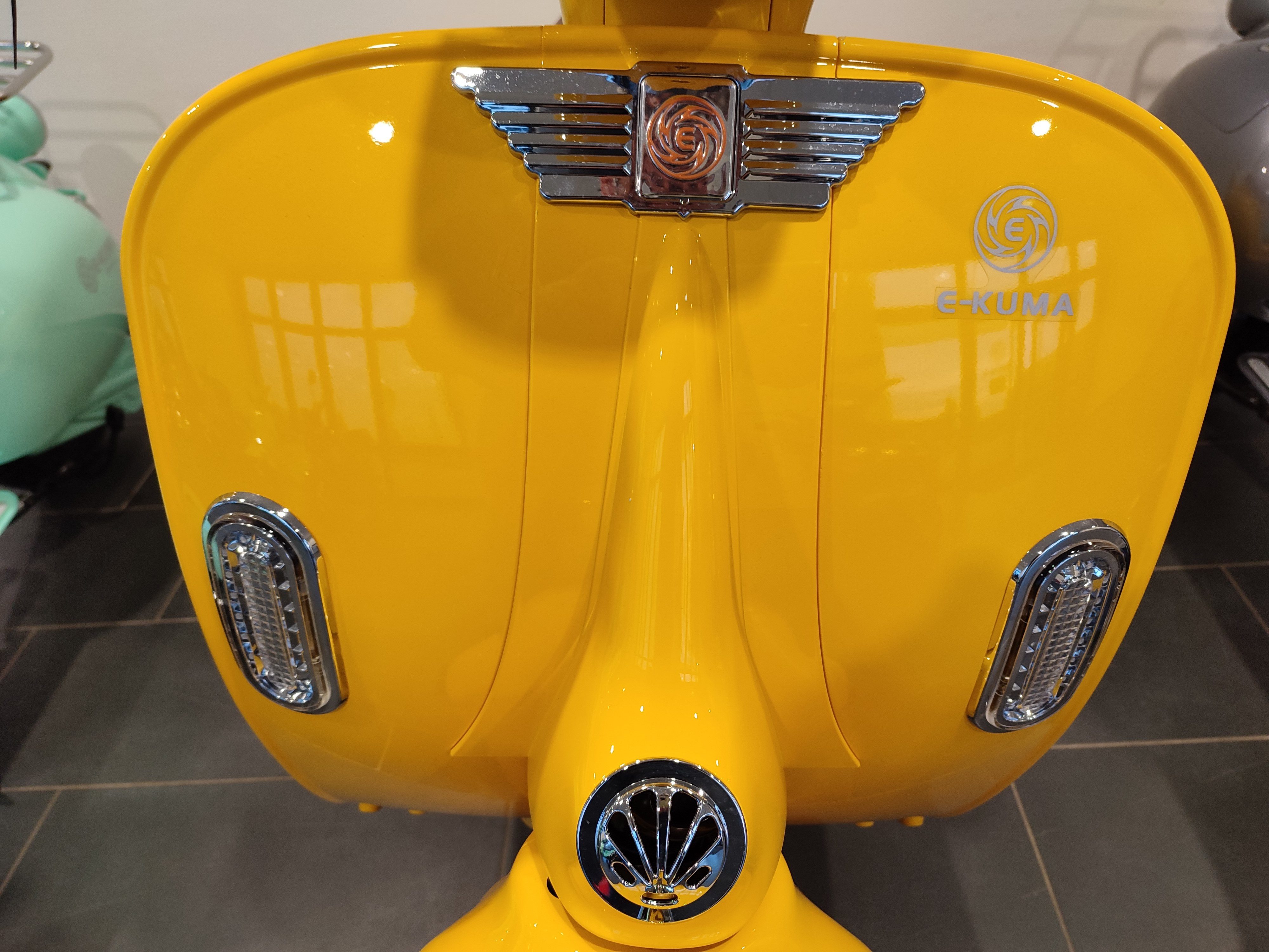 e-kuma E-Motorroller Sky, 3000,00 W, 45 km/h, inklusive Topcase, inklusive 1x 60V23,4 Ah Akku
