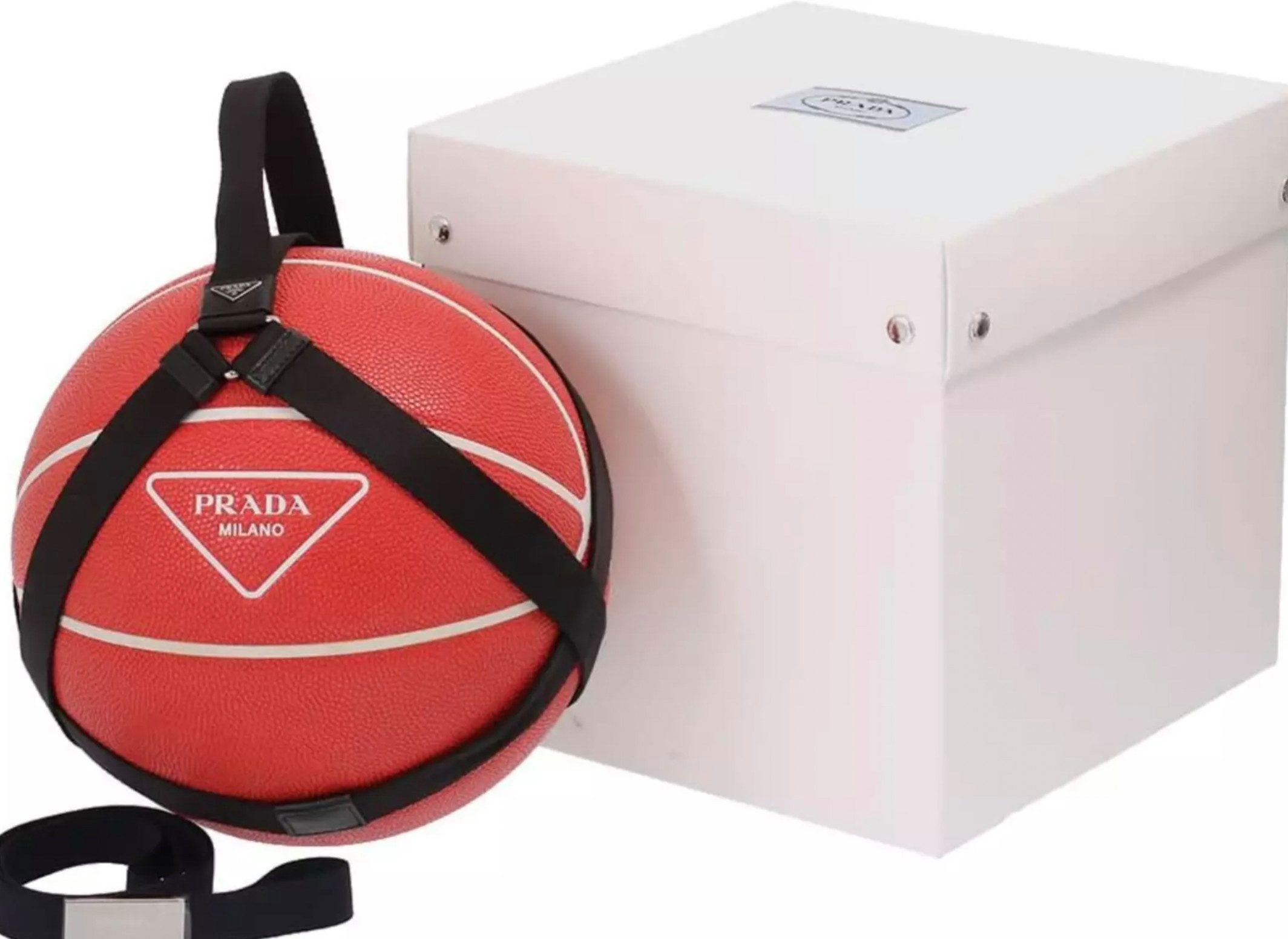 PRADA Basketball mit Trageriemen Collector's item Statement Sammelstück, Abnehmbare Nylon-Trageriemen mit Saffiano-Lederbesatz