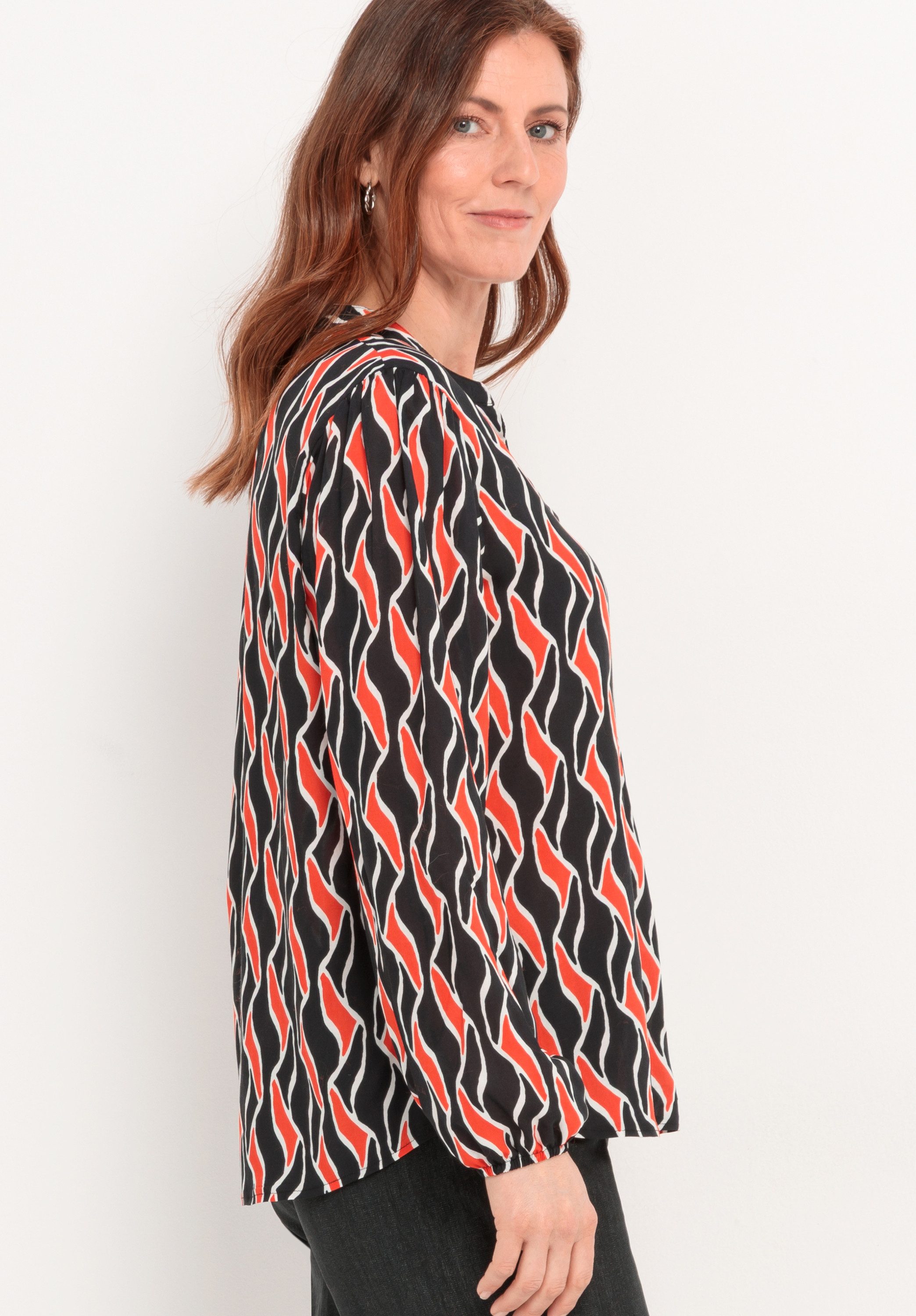 bianca Druckbluse ADINA mit grafischem Allover-Print in Trendfarben