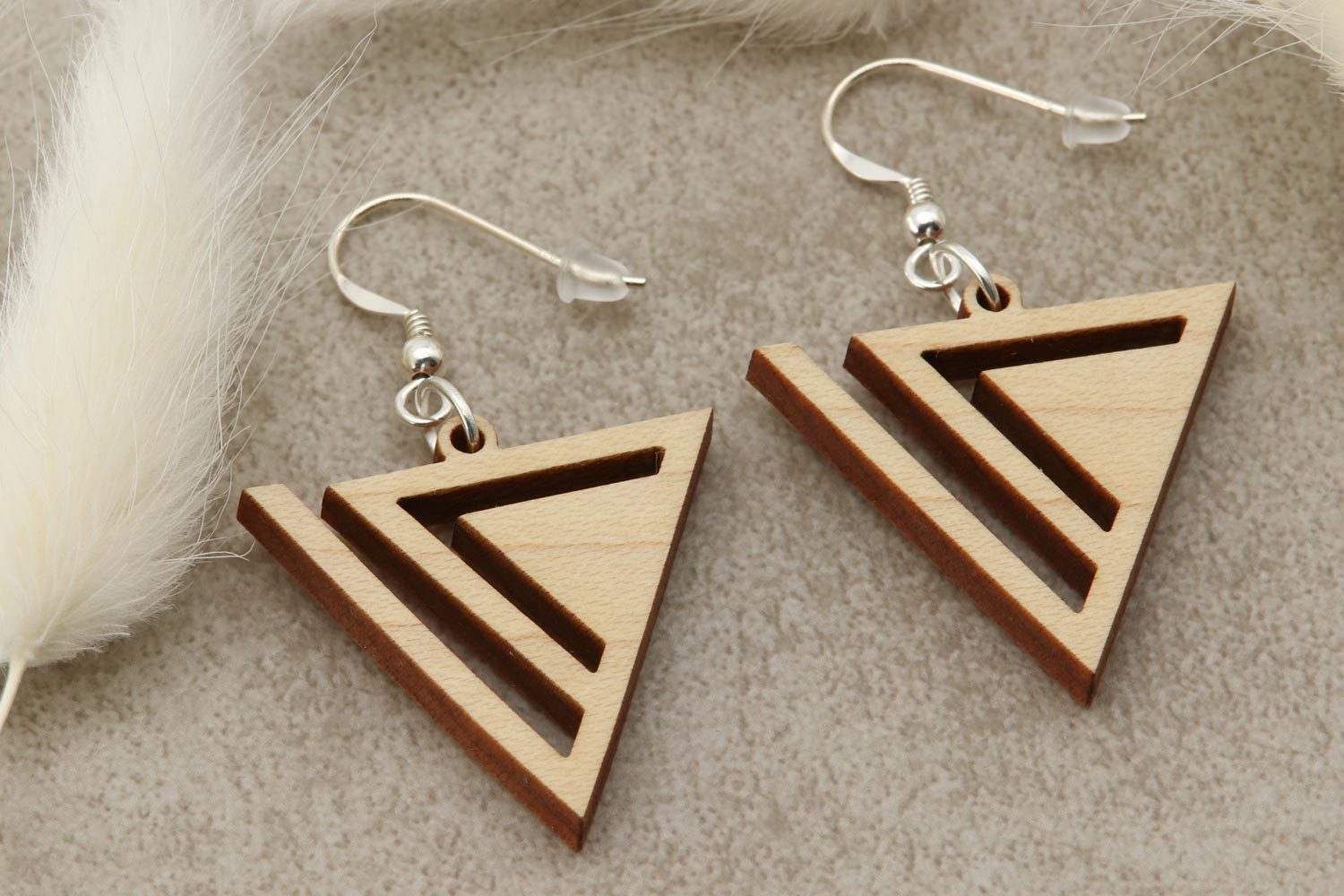 NaturSchatulle Paar Ohrhänger Holz dreieckig "Trifecta" (Dreieckige Ohrhänger, Holzschmuck, Holzohrringe), 925 Silber ⌀28mm Echtholz Handmade in Germany