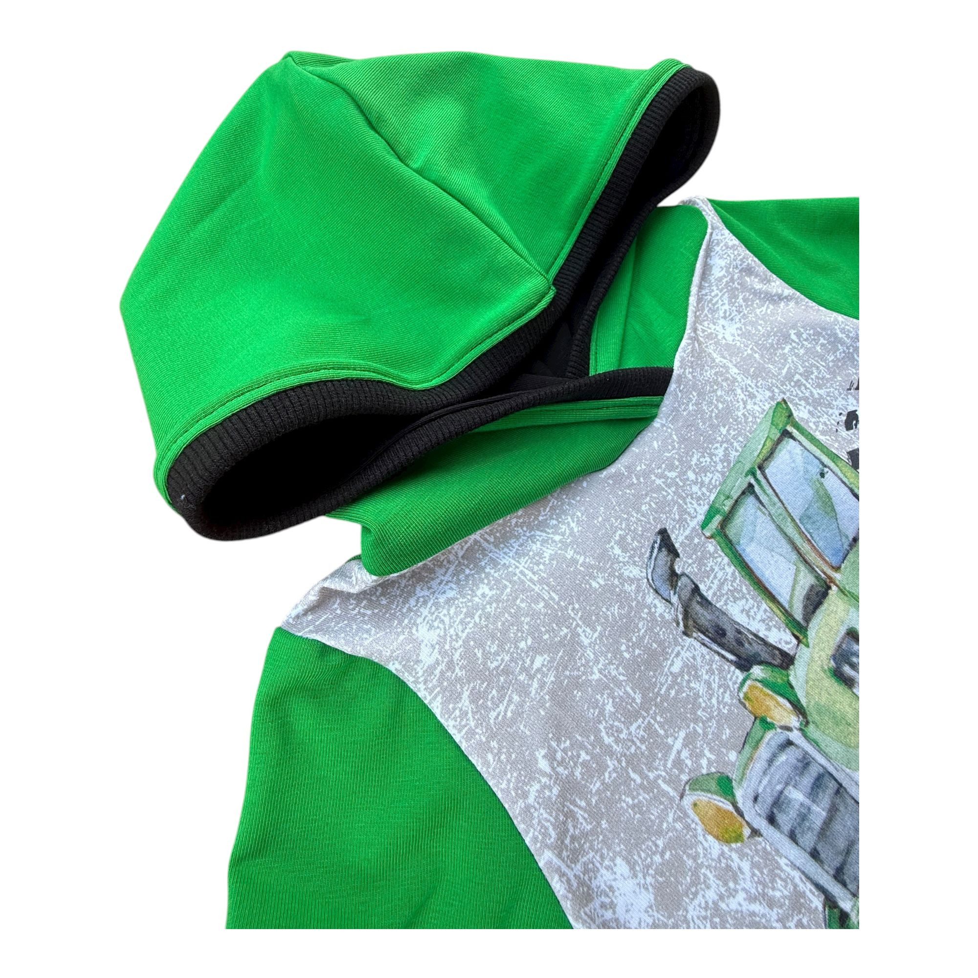 Land-Juwelen Hoodie mit Traktor grasgrün