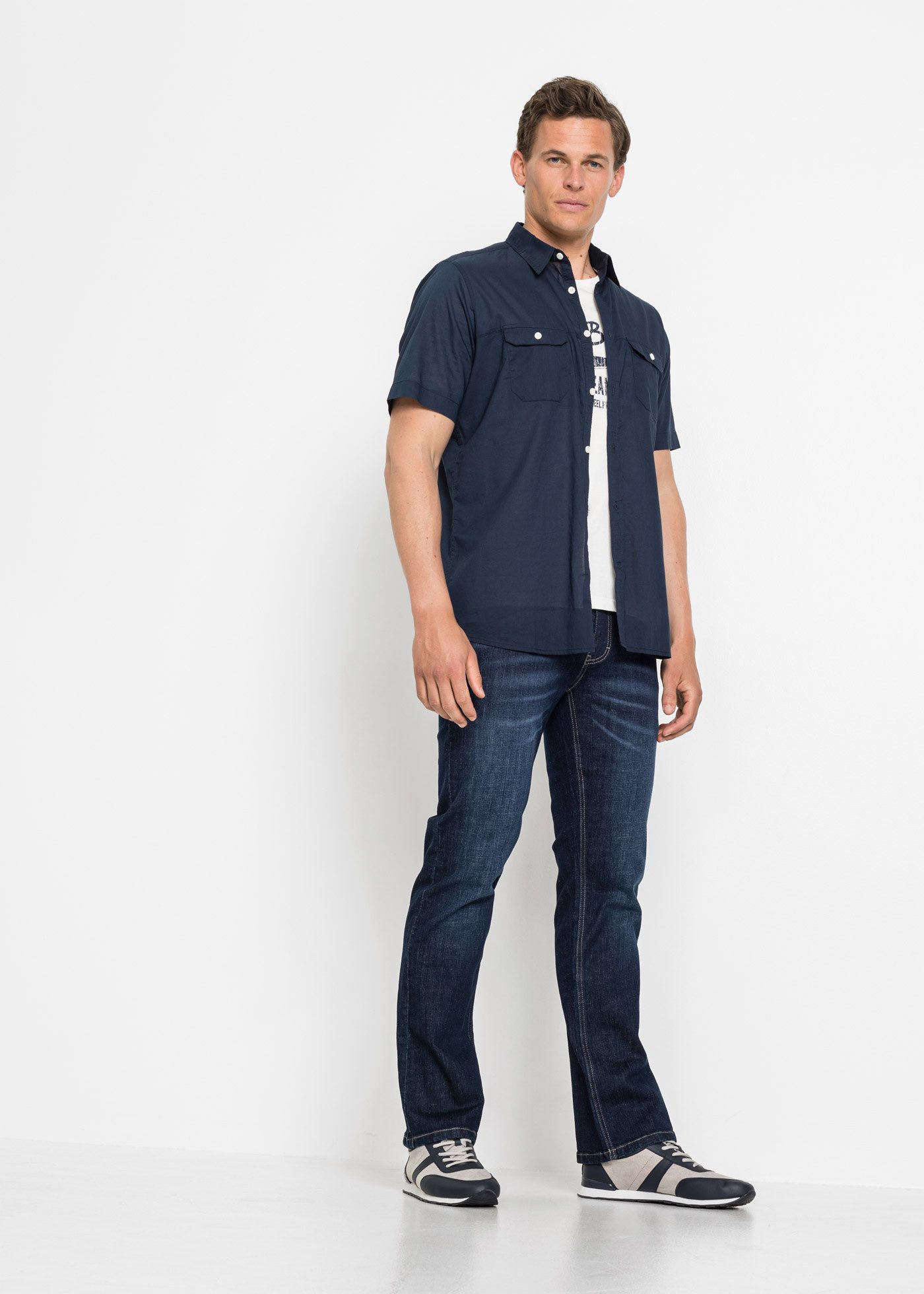 bonprix Kurzarmhemd Regular Fit, aus Baumwolle, mit Brusttaschen, Kentkragen