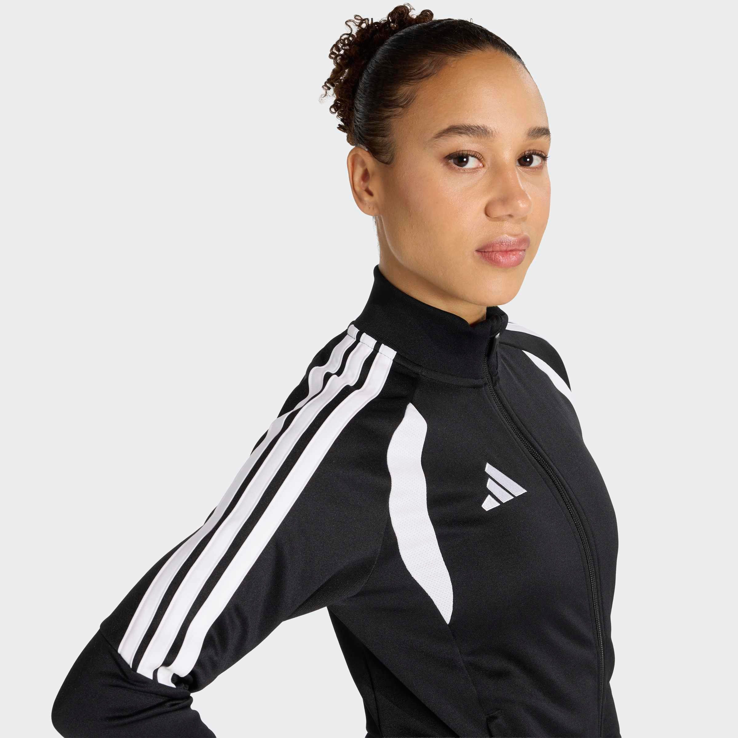adidas Performance Trainingsjacke TIRO26L TRJKTW mit Reißverschluss, gerader Abschluss, normale Länge