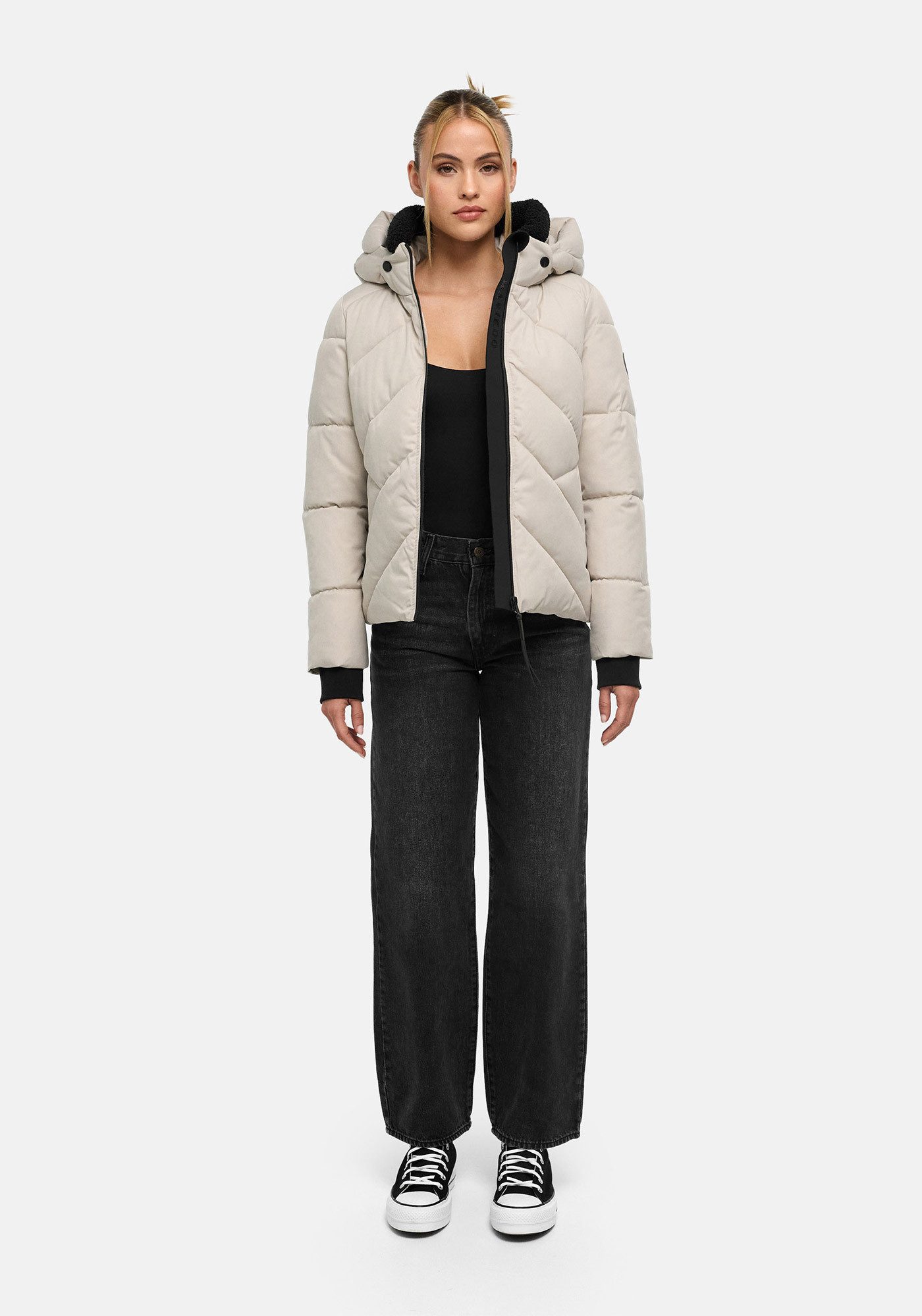 Marikoo Winterjacke Shinamii Kurze Steppjacke mit Kapuze und diagonalem Steppmuster – Bild 2 von 5