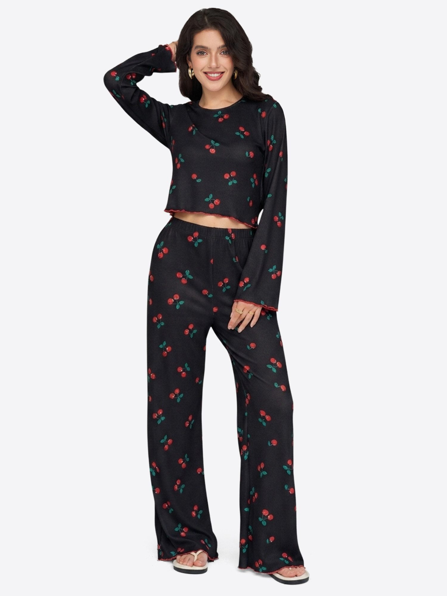 Imily Bela Hausanzug Damen Verspieltes Kirschmuster-Set (Set, 2 tlg., Kurzes Top mit Rundhalsausschnitt + Hochgeschnittene Weite Hose) mit Rundhalsausschnitt