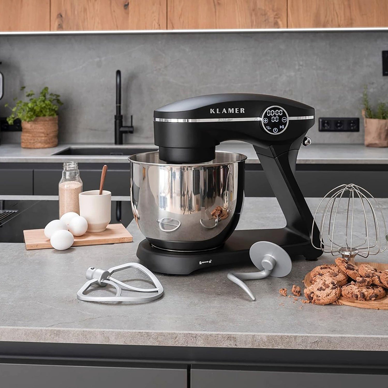 KLAMER Küchenmaschine 1800W, 6L Edelstahl-Schüssel, Knetmaschine mit 10 Geschwindigkeiten & Timer, schwarz, 1800 W, 6 l Schüssel, Spritzschutz, 3 Werkzeuge, Saugfüße, digitales Display, Timer