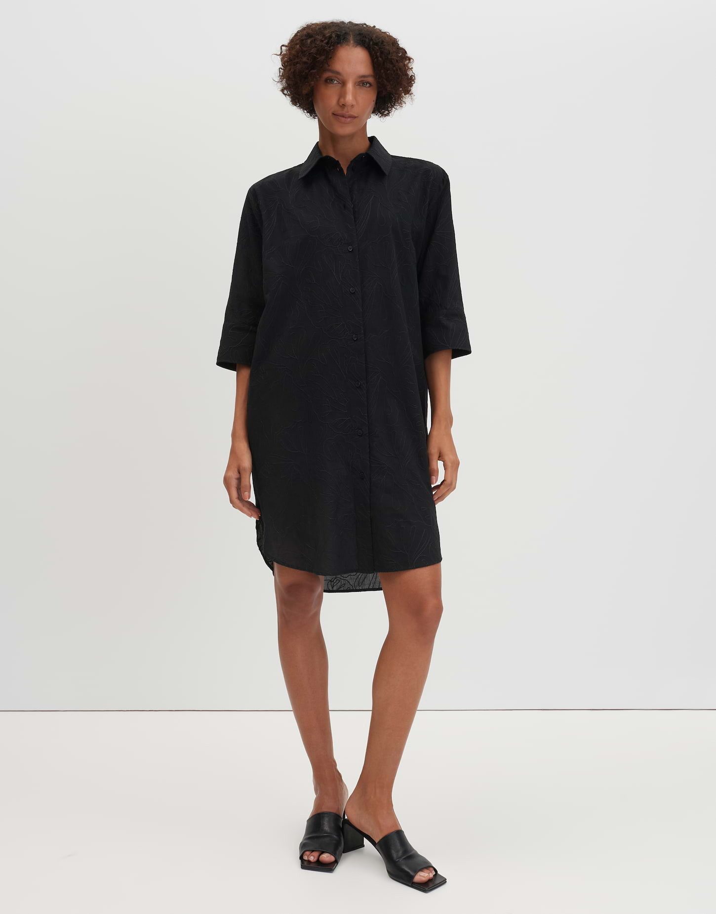 someday Hemdblusenkleid Hemdblusenkleid mit floraler Stickerei Knopfleiste und Nahttaschen ergänzen den Look