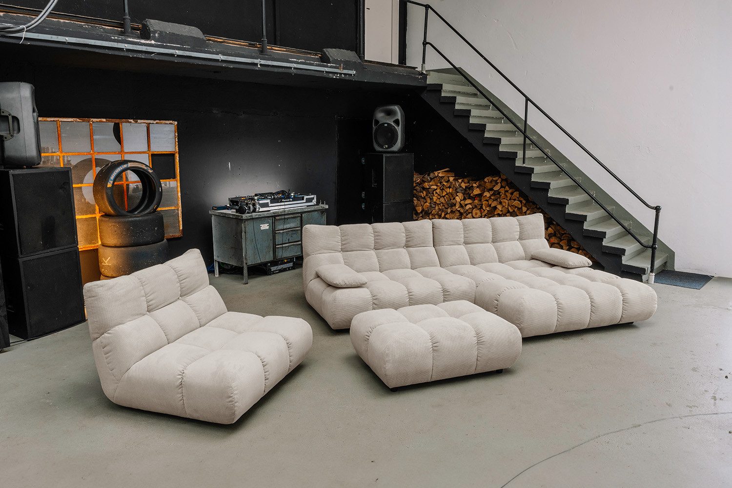 KAWOLA Sitzgruppe VIVIEN, (Set, 3-tlg), Ecksofa Drehsessel Hockerbank Feincord verschiedene Farben