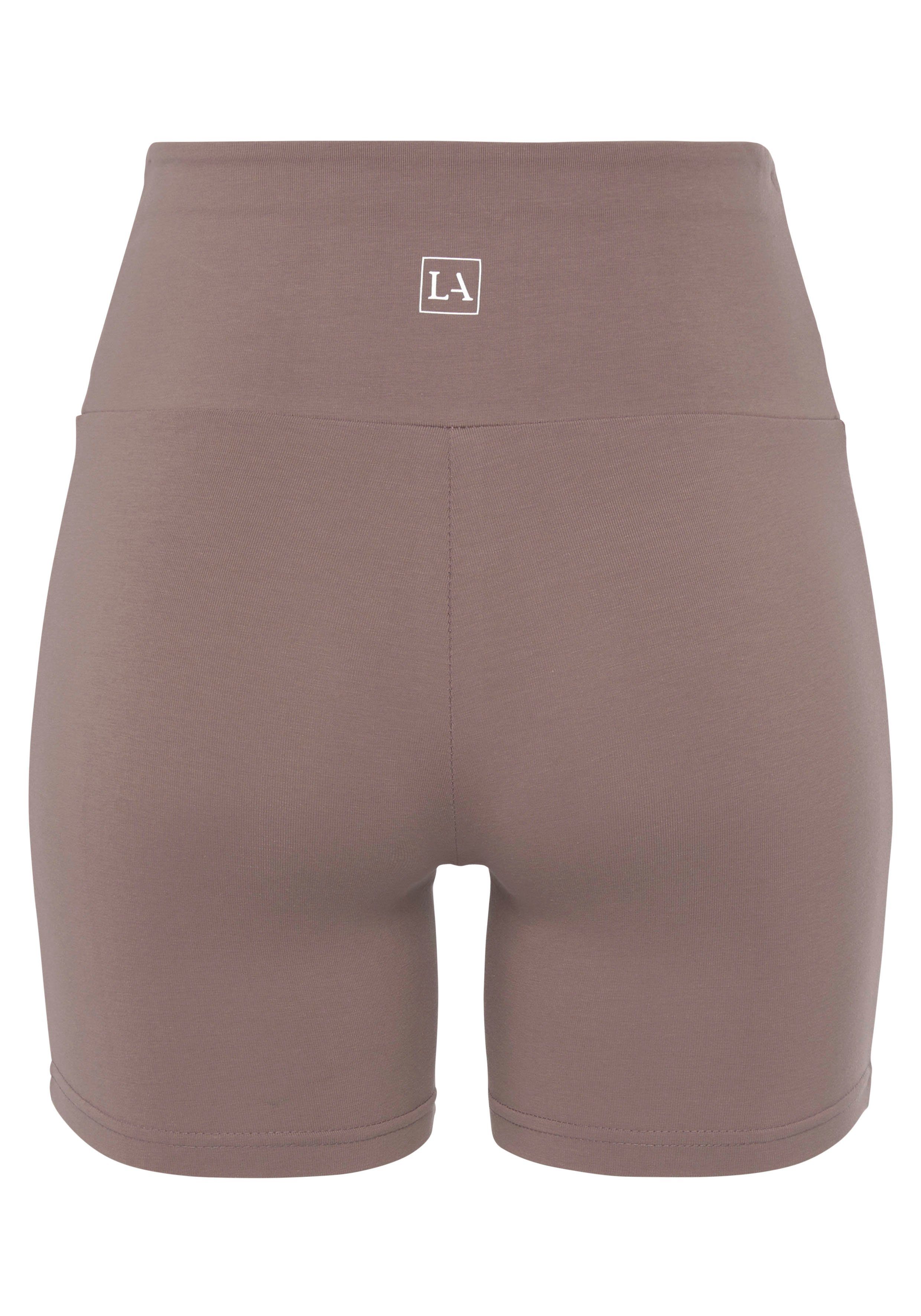 Shorts Bündchen und taupe mit breitem LASCANA Loungewear Logodruck,
