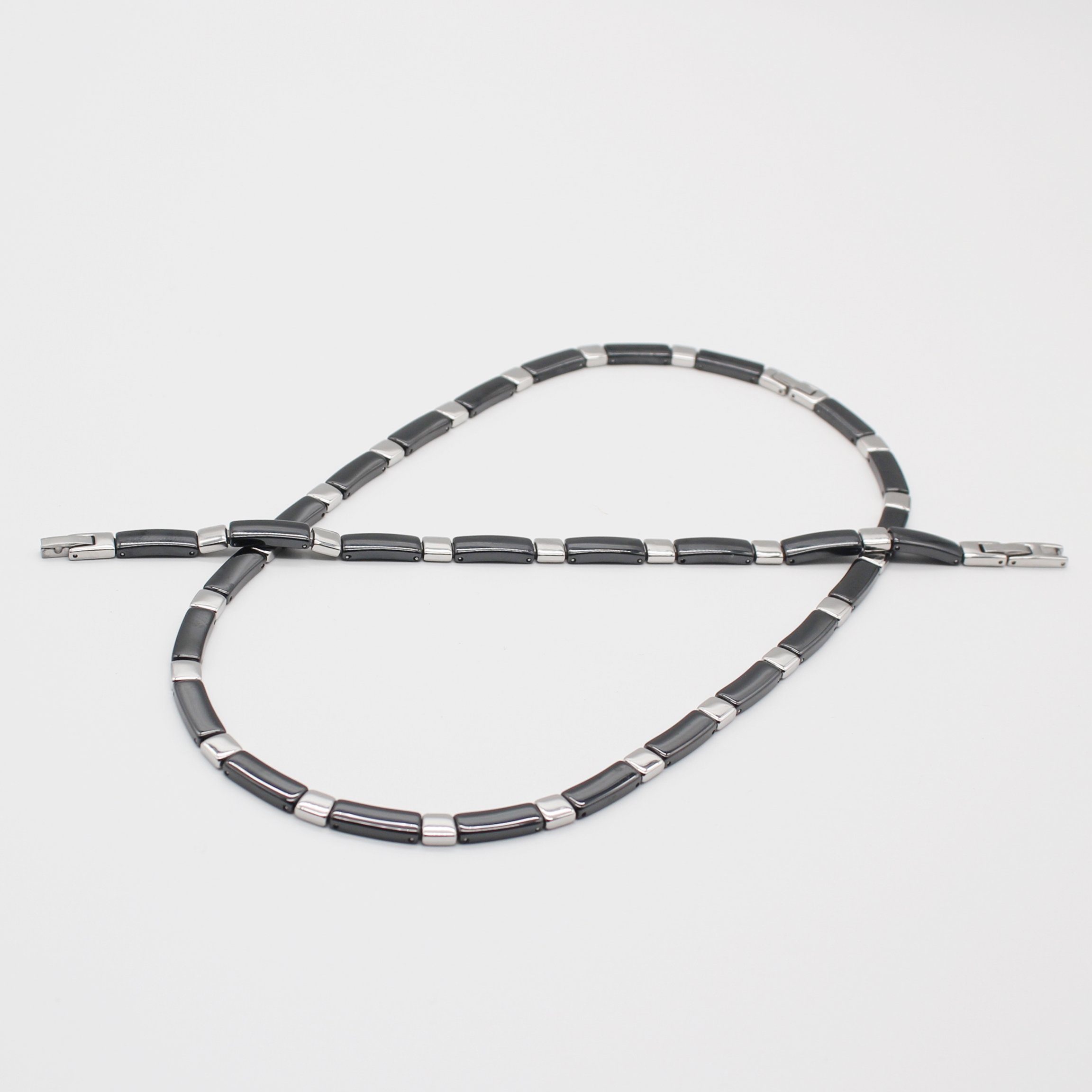 ELLAWIL Collier-Set Collier und Armband aus Keramik und Edelstahl Schwarz S günstig online kaufen