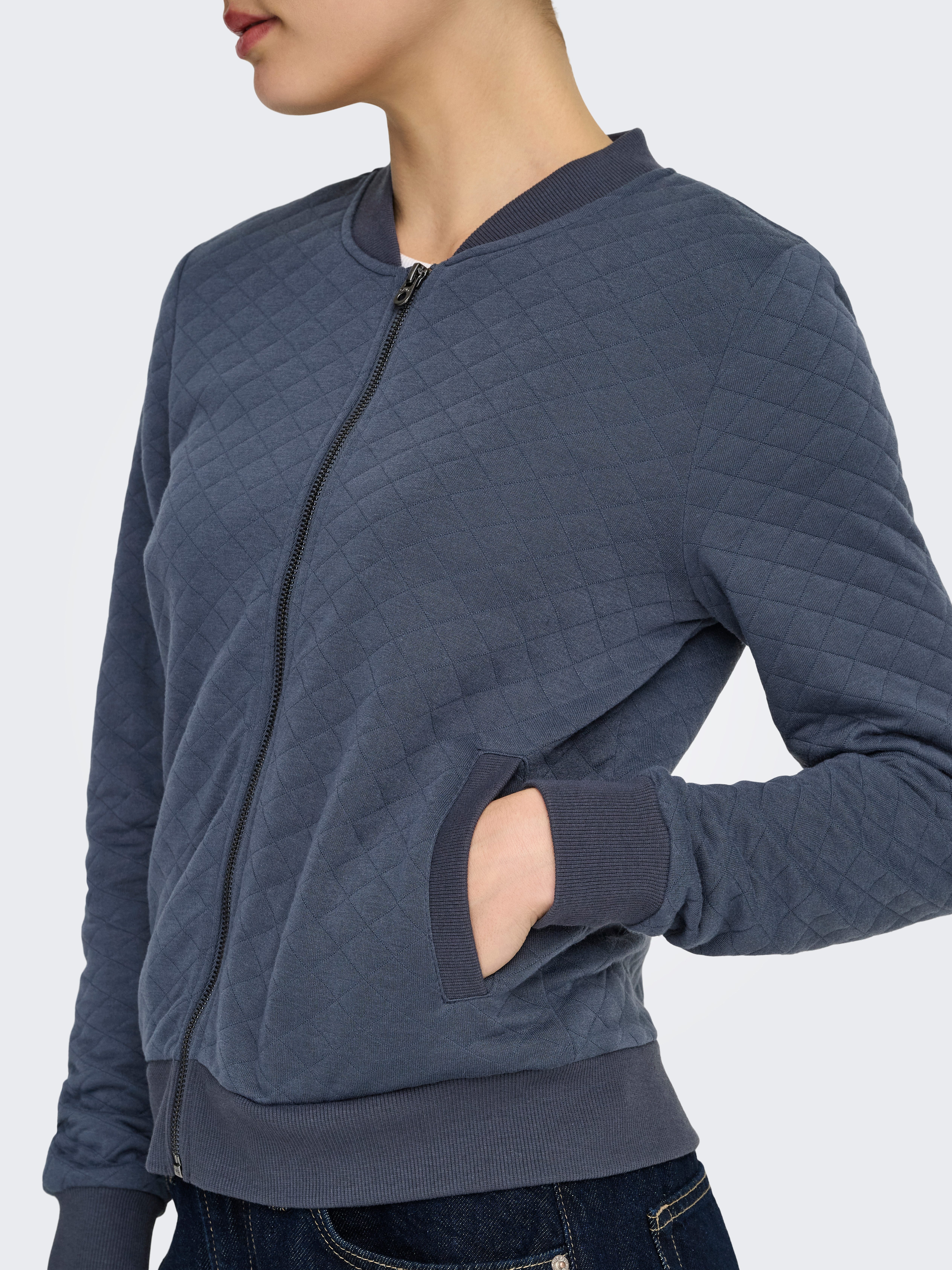 ONLY Sweatjacke ONLJOYCE L/S BOMBER SWT NOOS Polyester, regular fit
