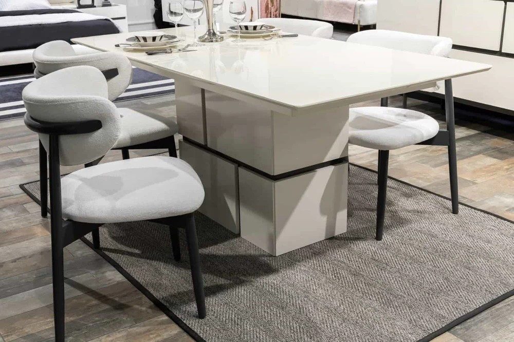 Xlmoebel Essgruppe XLMOEBEL Esszimmer Set Weißer Esstisch mit Polsterstühlen, (Essgruppe, 5-tlg., 5-teiliges Esszimmer-Set, Weiß), Made in Europa