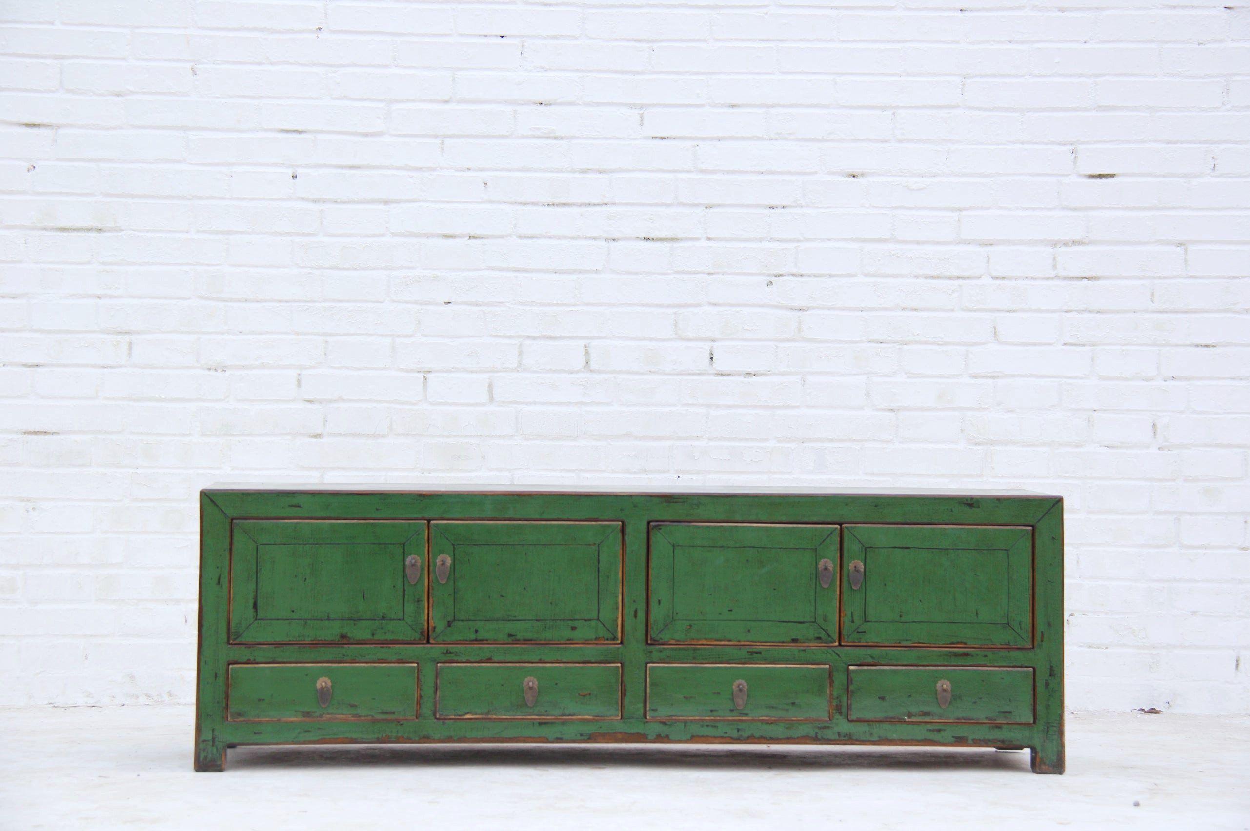 Luxury-Park-Direct Kommode TV-Lowboard in nahtloser Verarbeitung aus Massivholz