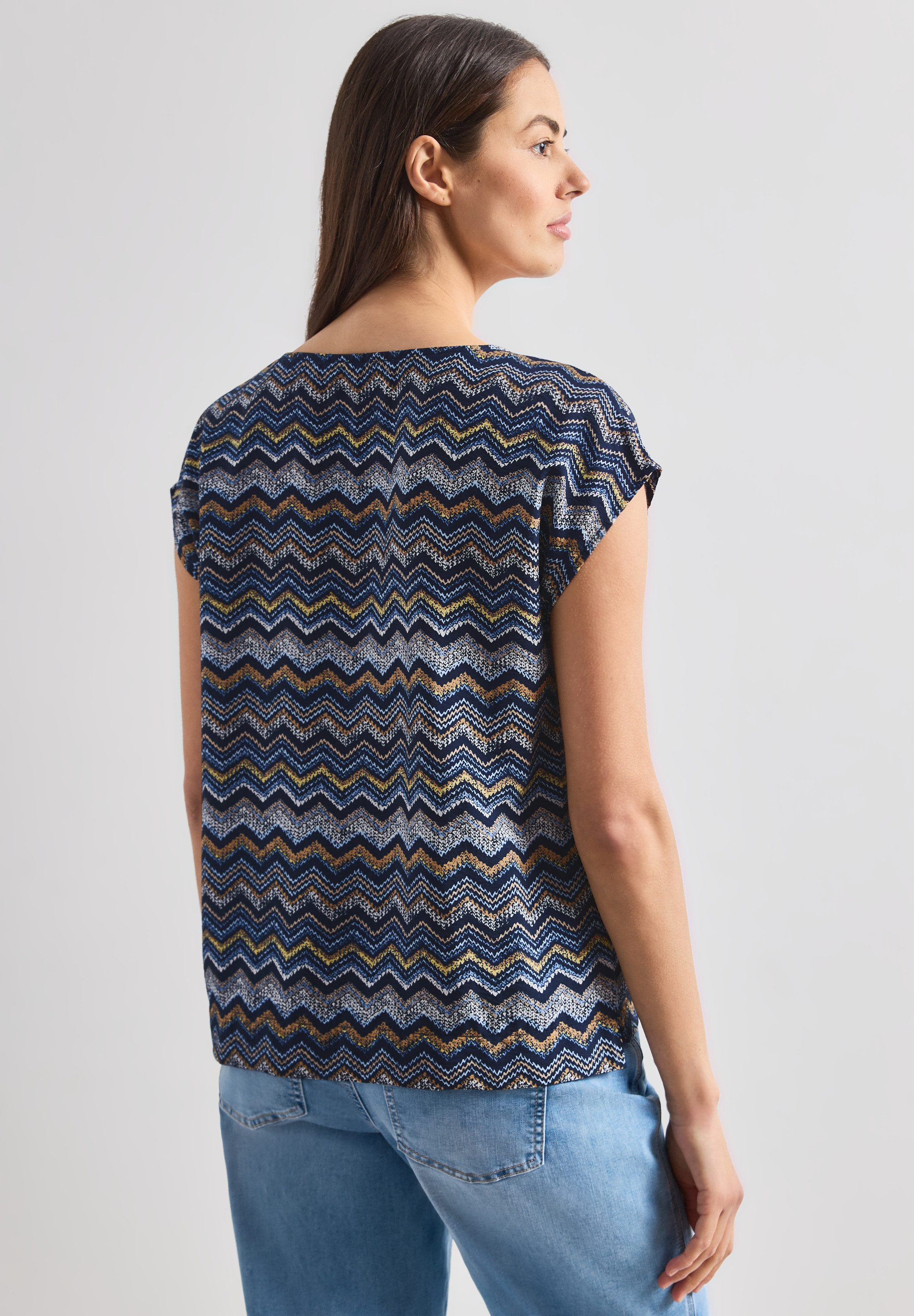 STREET ONE Kurzarmbluse Sommerbluse mit Zick-Zack-Muster und Rundhals