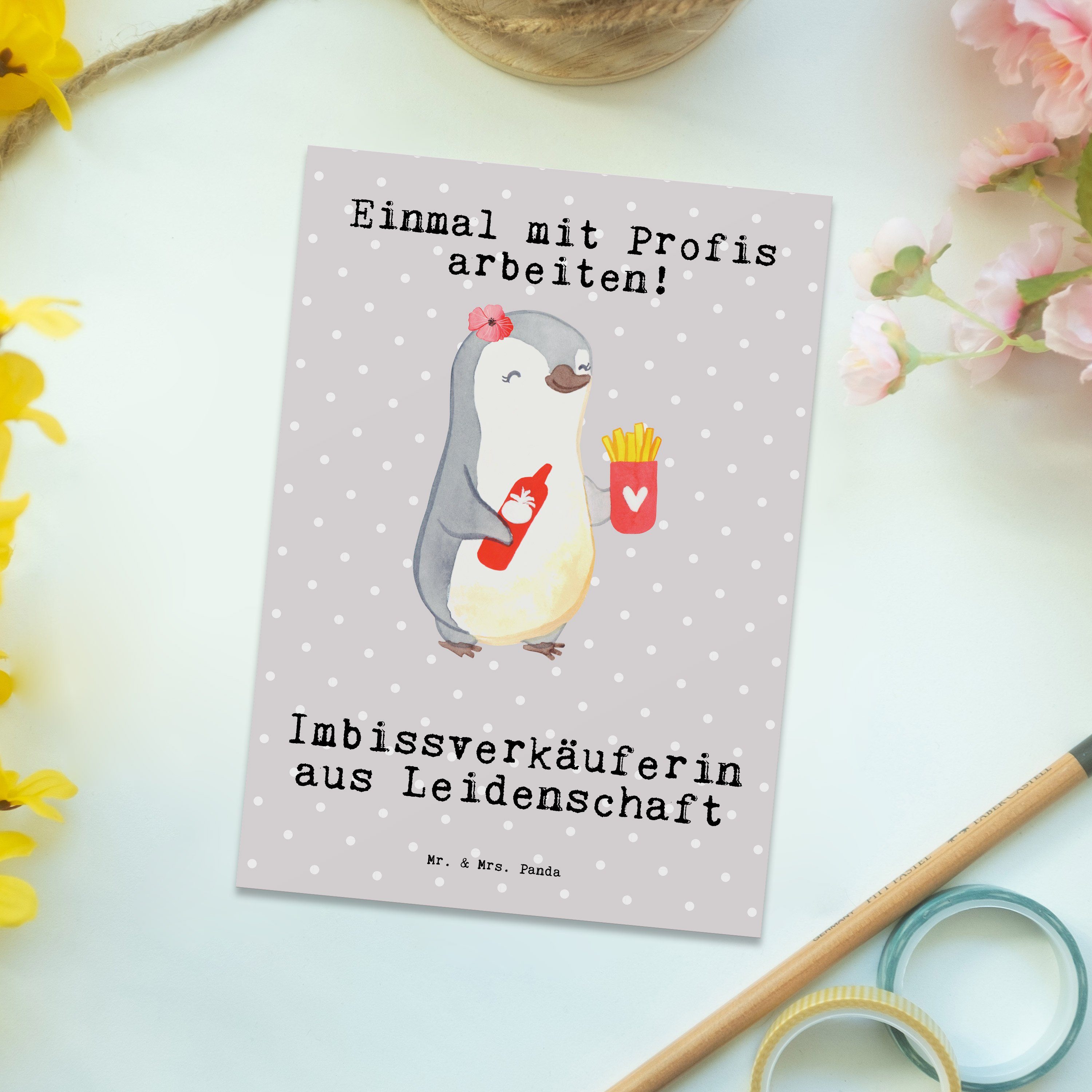 Mr. & Mrs. Panda Postkarte Imbissverkäuferin aus Leidenschaft - Grau Pastell - Geschenk, Geburts