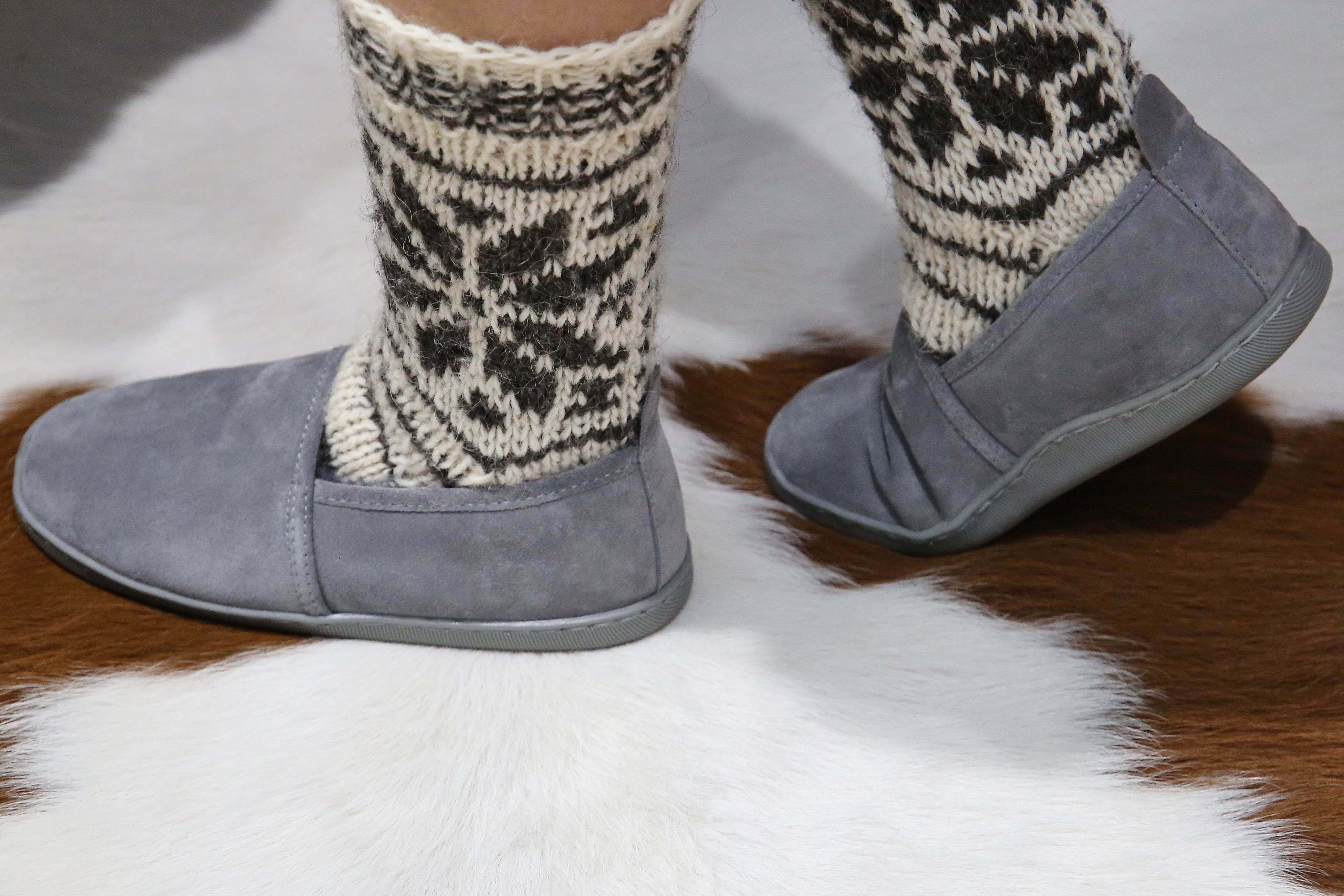 Hollert Hausschuh Unisex Hüttenschuhe Hubert gefüttert Echtleder Merino Schaffell