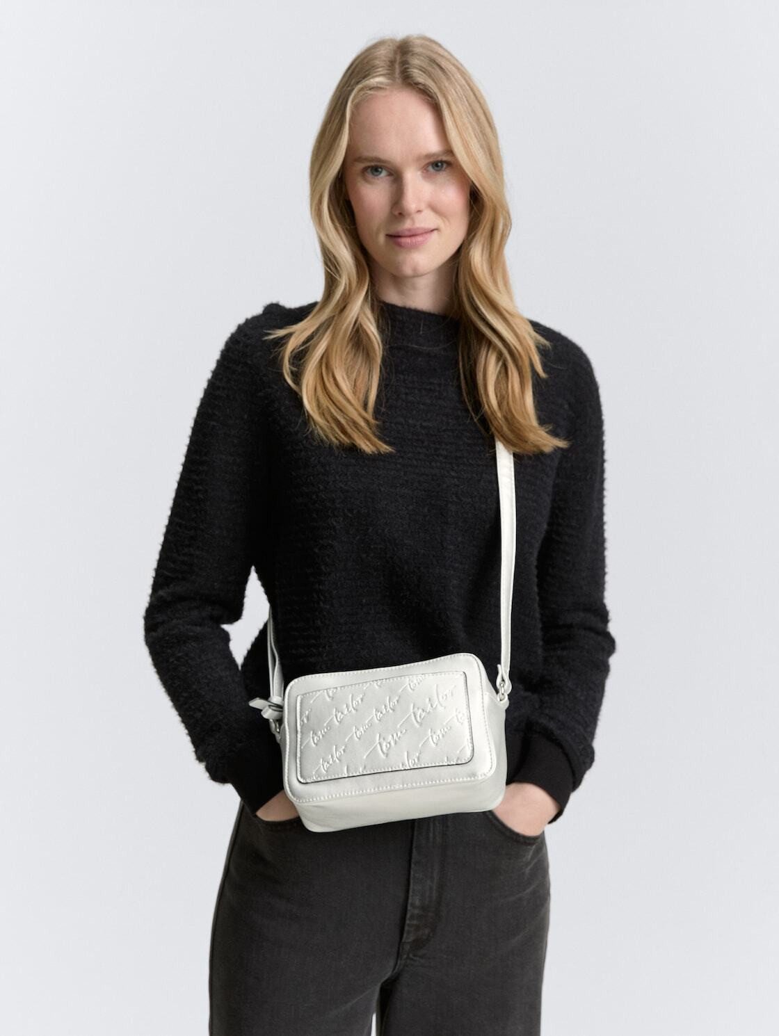 TOM TAILOR Kameratasche Bags, TTWENDI Umhängetasche mit Logo-Prägung