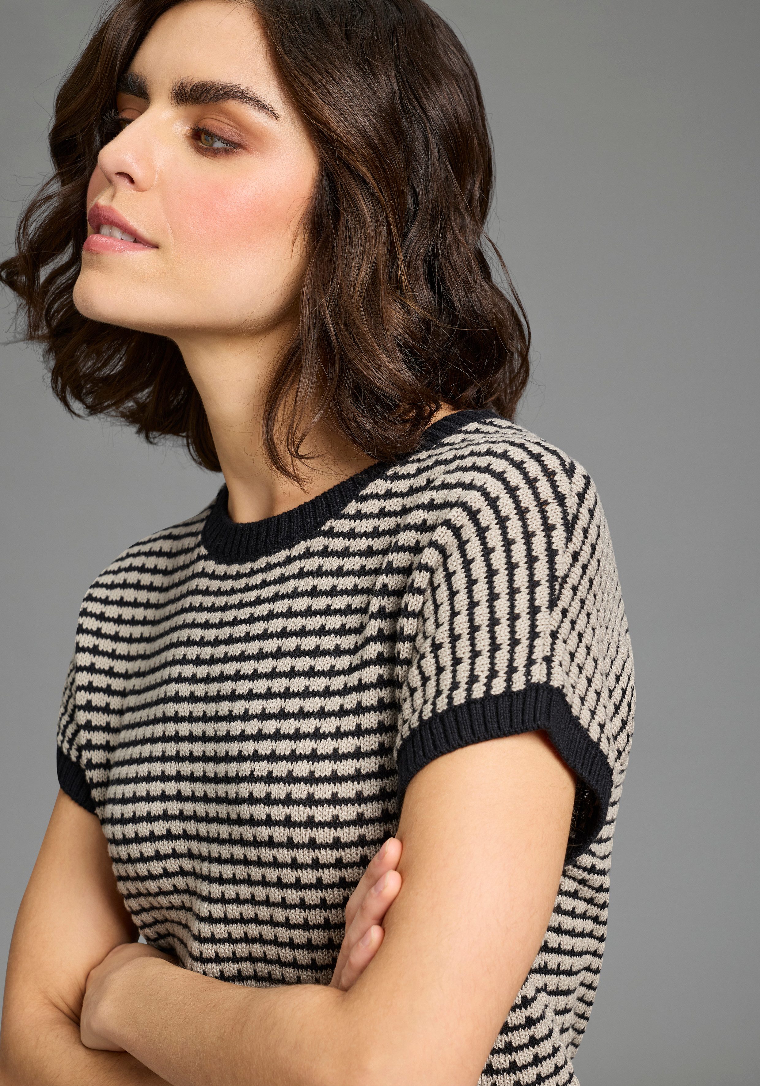 KangaROOS Kurzarmpullover aus Baumwoll-Mix, mit Rundhalsausschnitt, loose f günstig online kaufen