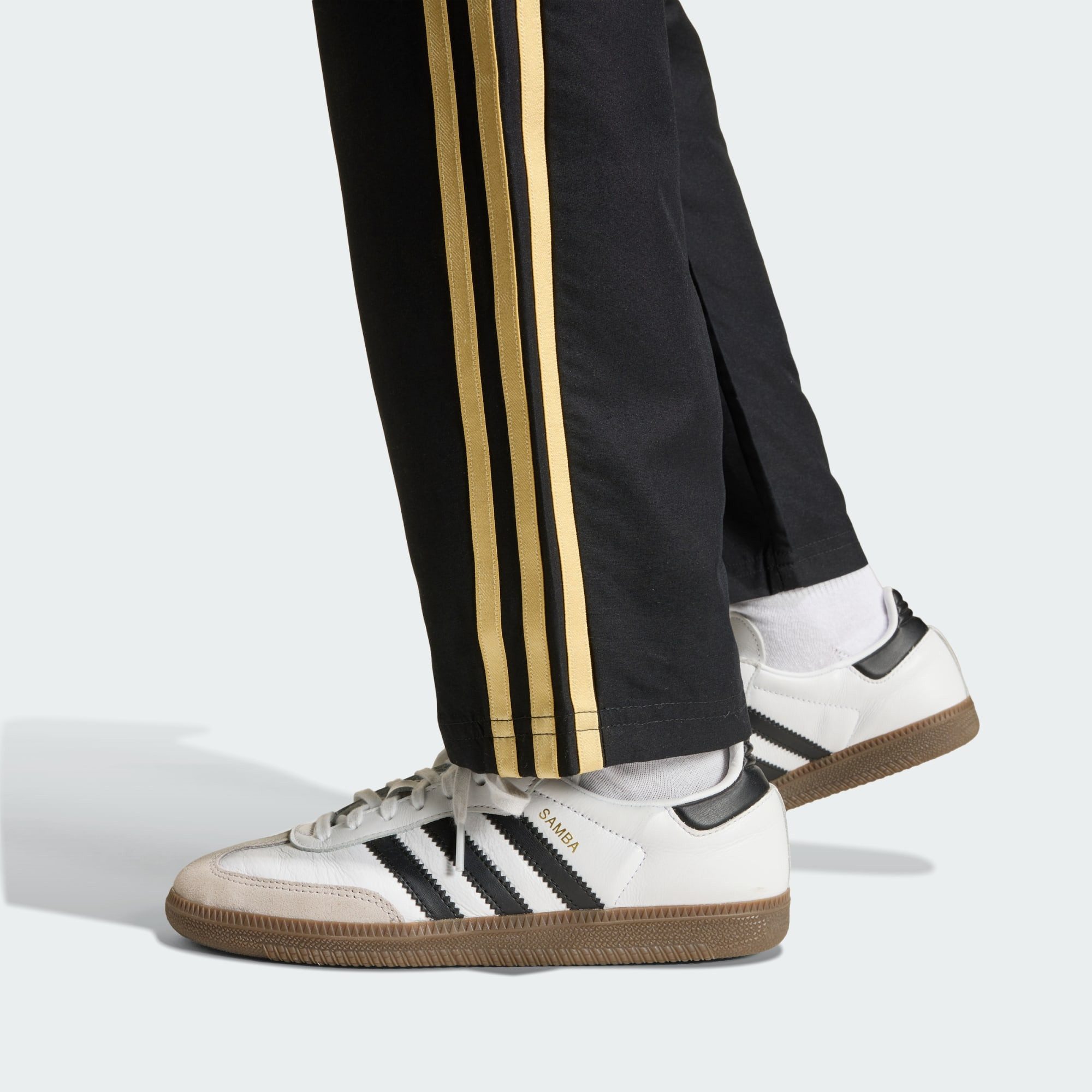 adidas Originals Jogginghose ADIDAS ORIGINALS X LIBERTY LONDON TRAININGSHOSE (1-tlg)