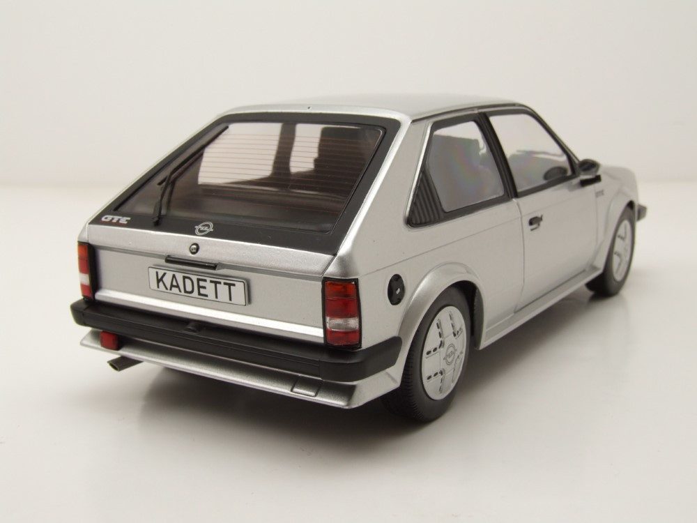 MCG Modellauto Opel Kadett D GTE 1983 silber, Maßstab 1:18