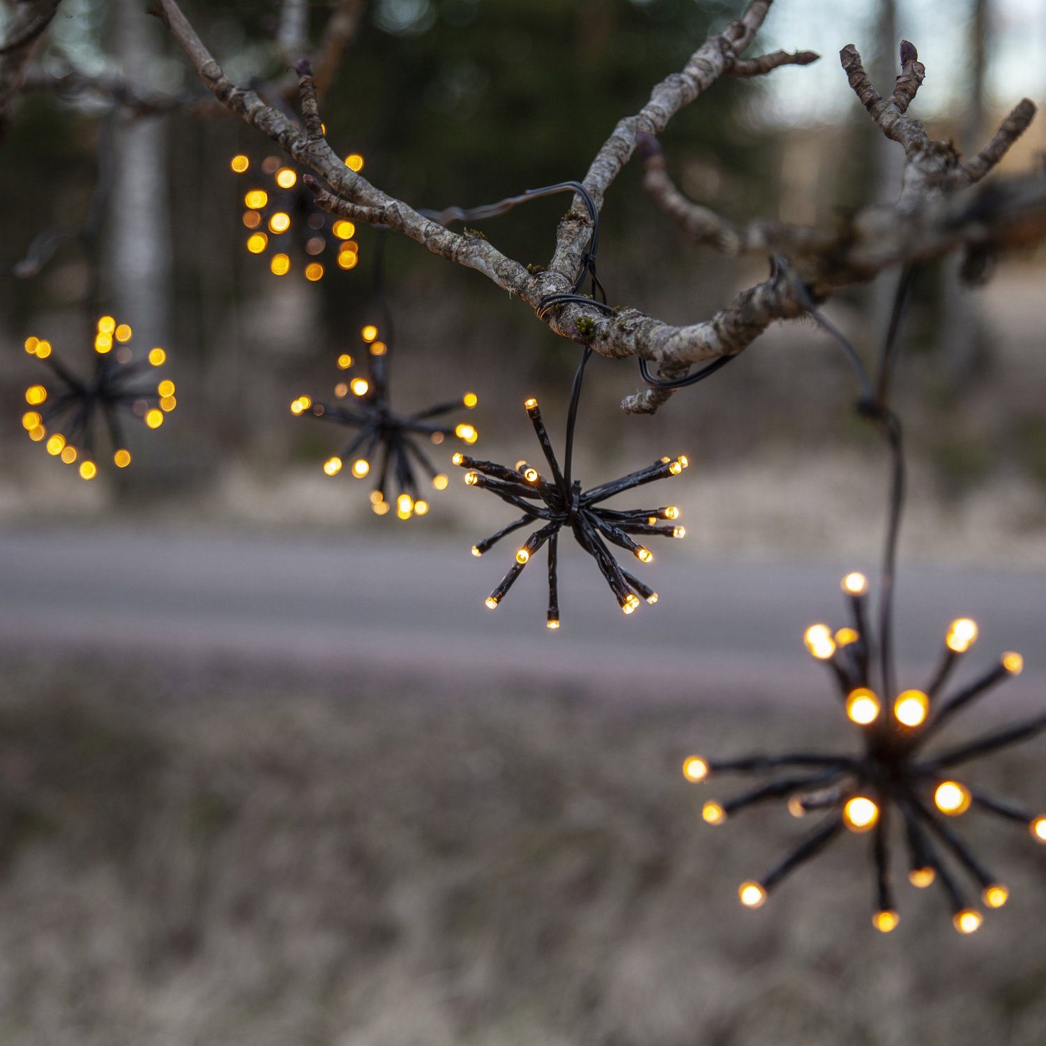 STAR TRADING LED-Lichterkette Feuerwerk 10 Leuchtbälle Büschel 200 bernstein LED 4m f.Außen, 200-flammig