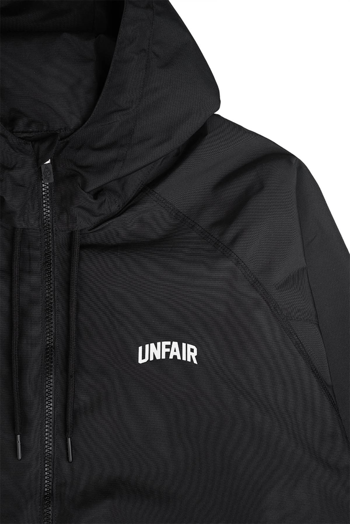 Unfair Athletics Funktionsjacke Jacke Unfair Athletics Blizzard Packable verstaubar in handlicher integrierter Tasche