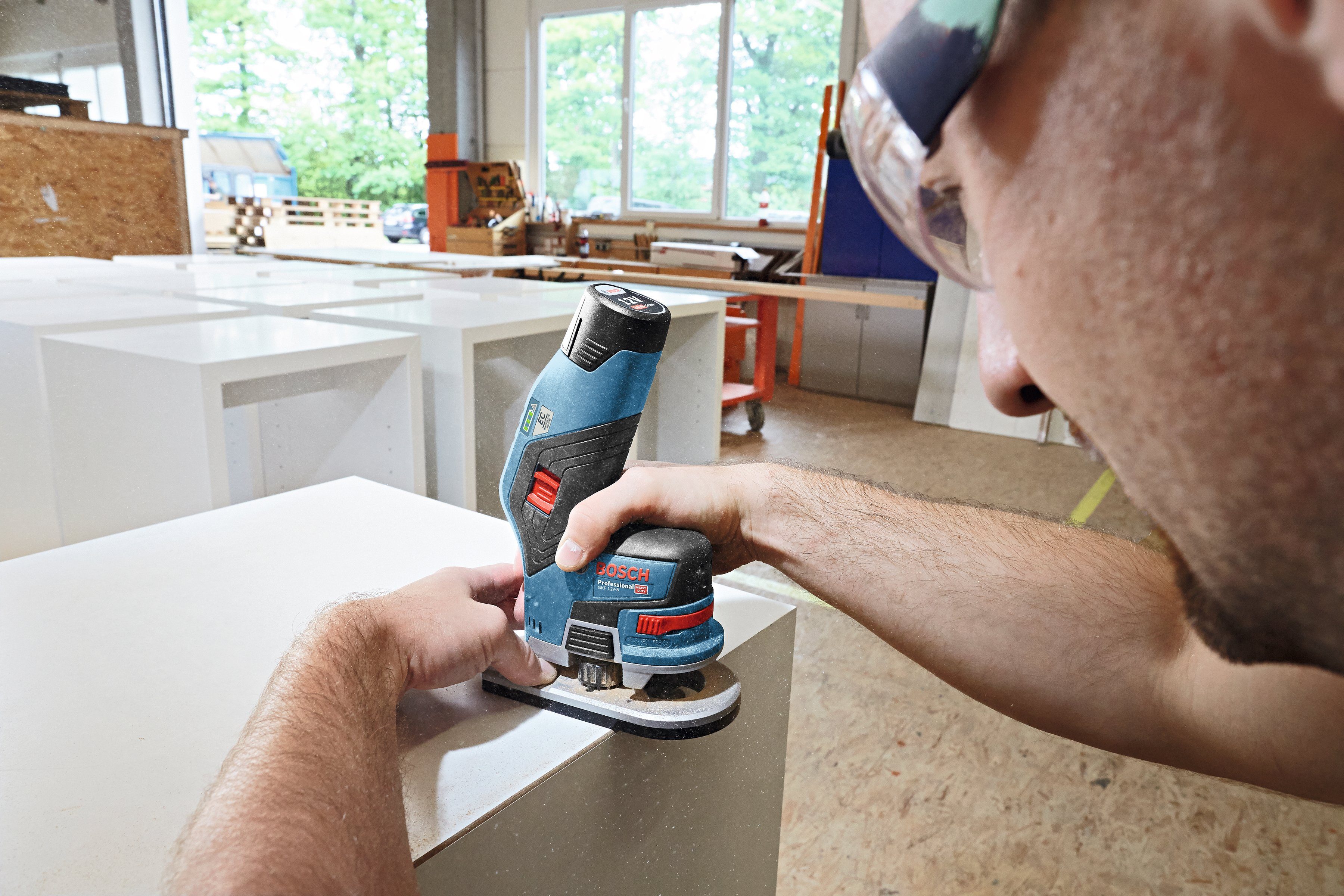 Bosch Professional Akku-Fräse GKF 12V-8, ohne Akku – Bild 5 von 5