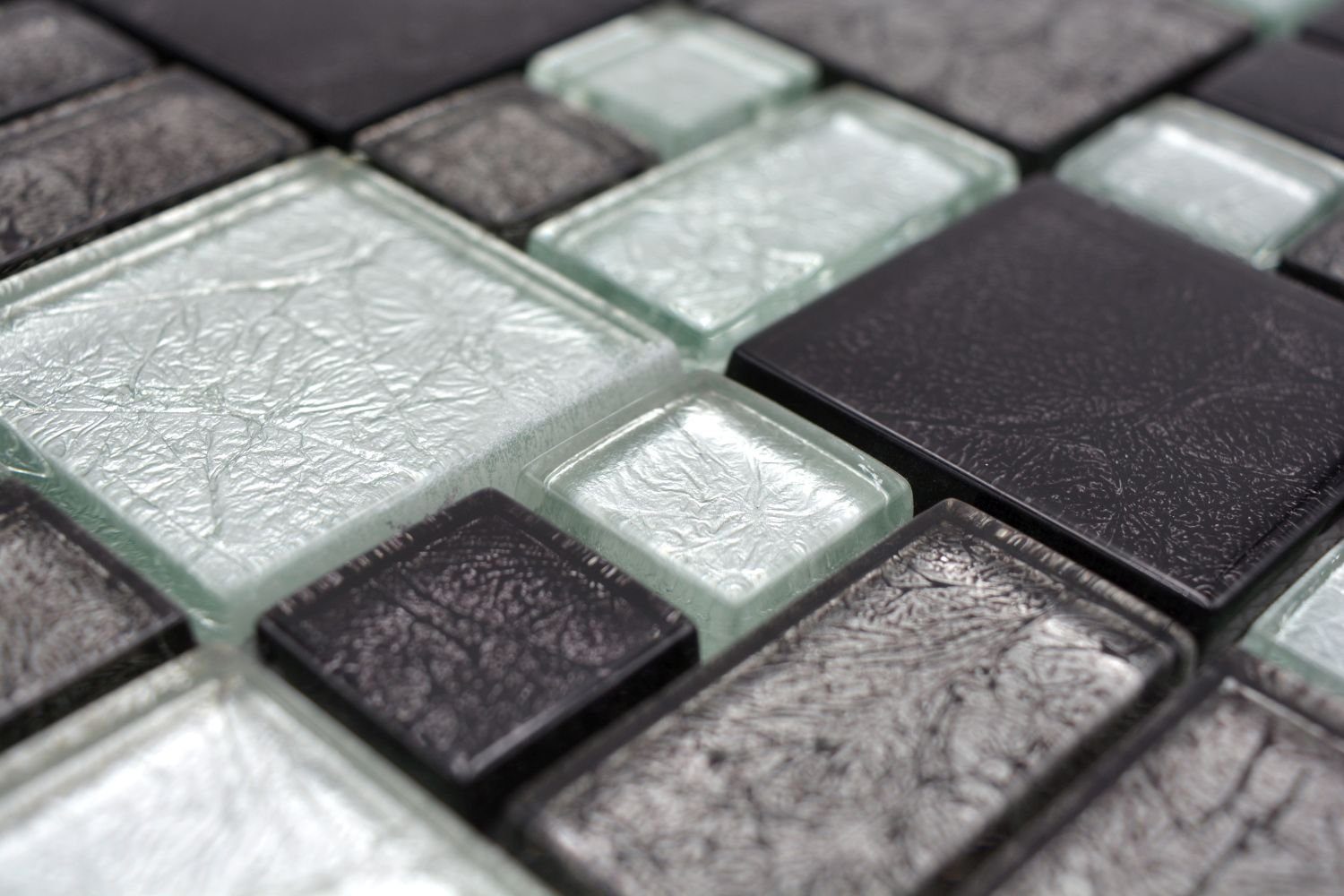 Mosaikfliesen Mosani Crystal glänzend / schwarz 10 silber Mosaikfliesen Kombi Matten