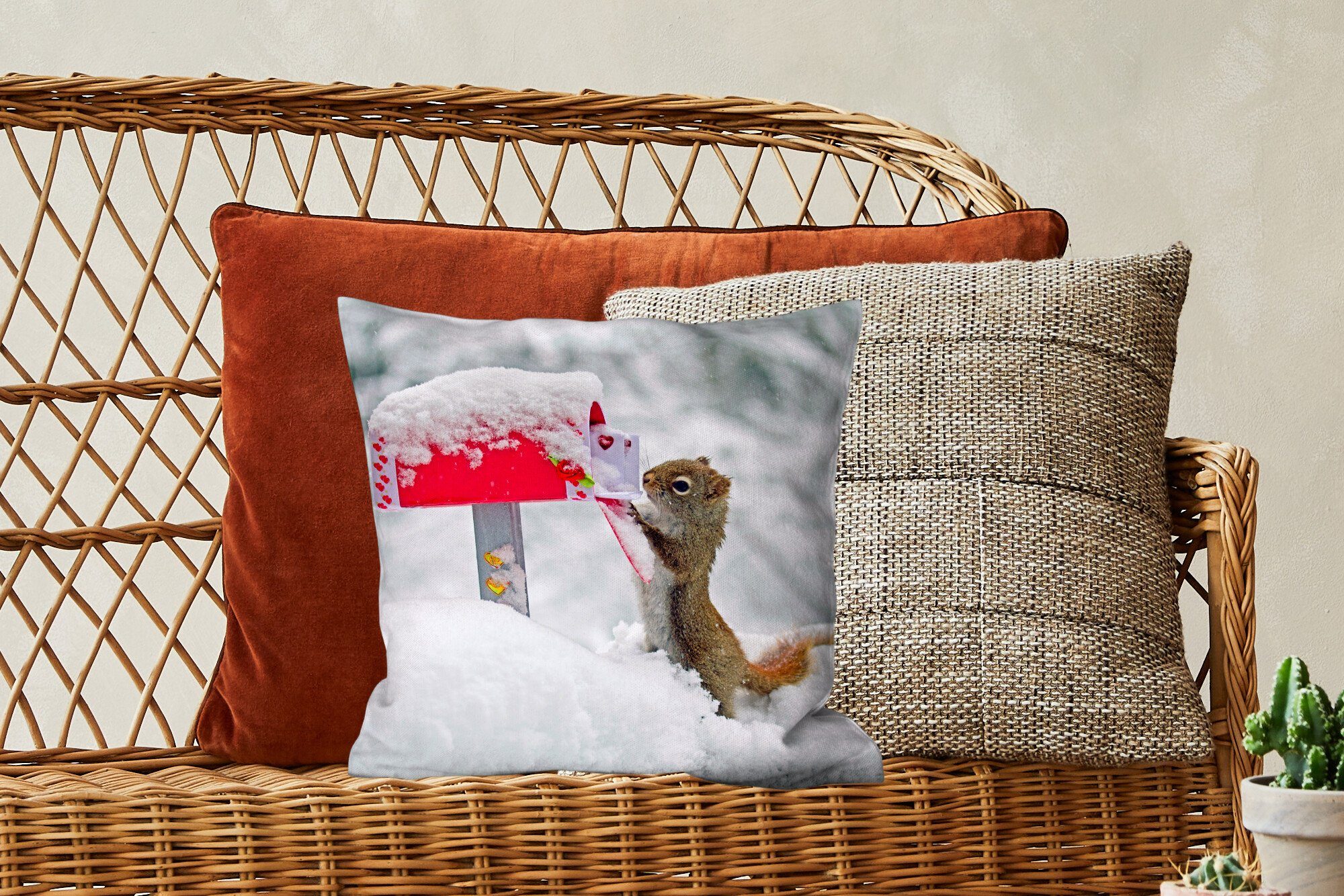 MuchoWow Dekokissen Eichhörnchen Winter, Füllung Schnee für Deko, Zierkissen - Sofakissen - - Schlafzimmer, mit Wohzimmer, Briefkasten