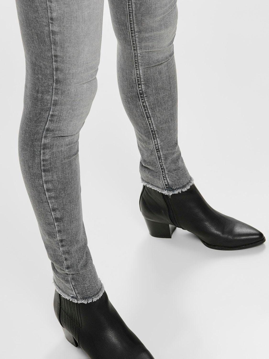 ONLY Skinny-fit-Jeans ONLBLUSH MID SK ANK RW REA0918 NOOS mit ausgefranstem Saum
