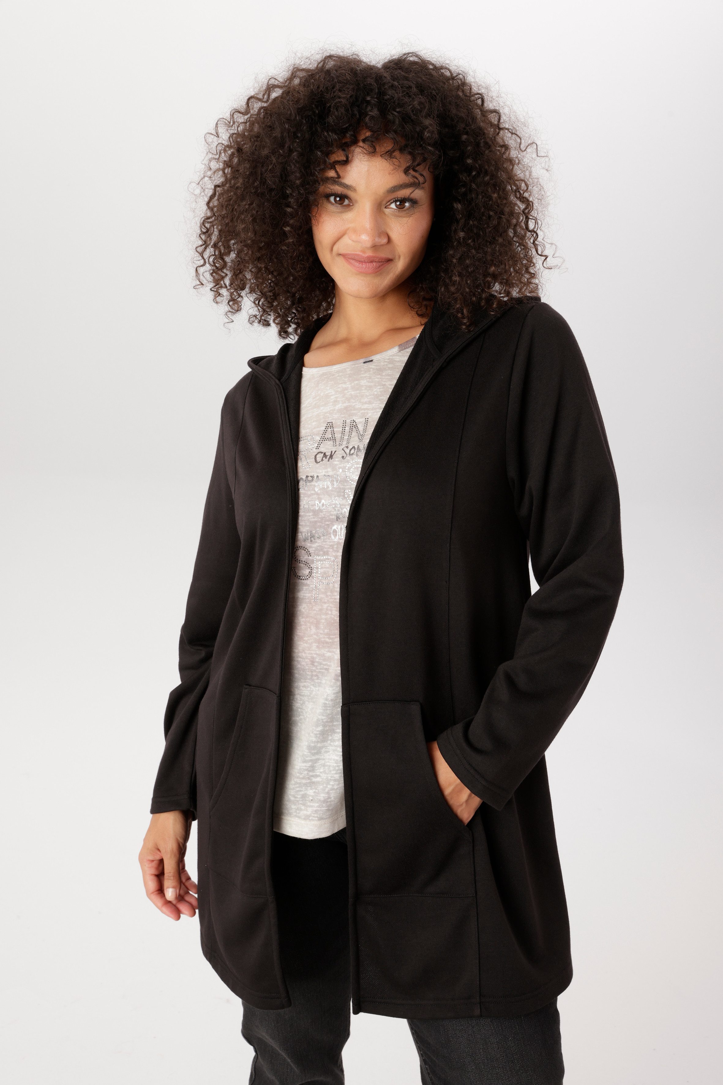Aniston PLUS Sweatjacke mit Kapuze. € 49,99, (€ 49,99 pro 1 Stk).