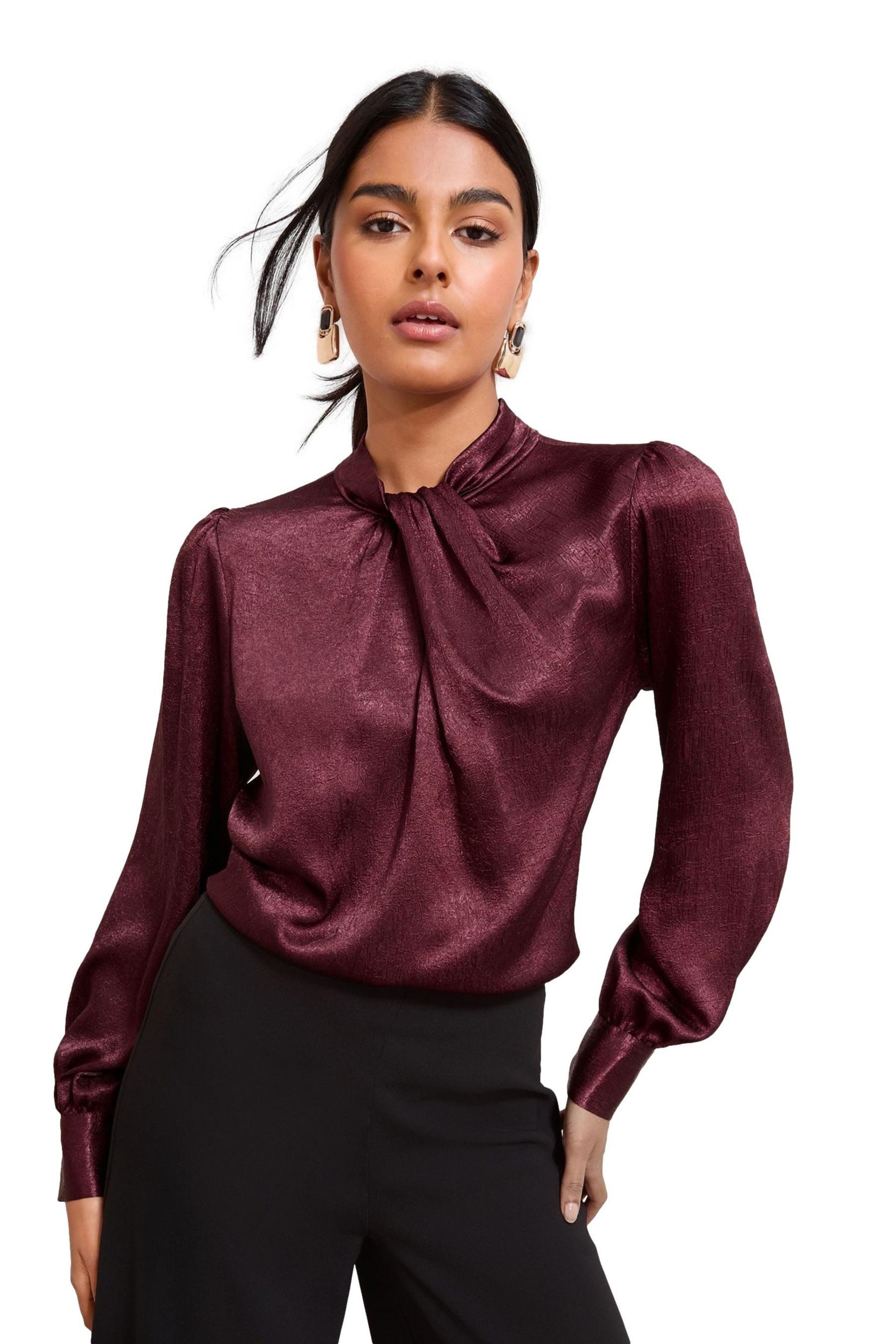 Friends Like These Langarmbluse Friends Like These Satin-Bluse mit Twist-Detail (1-tlg)