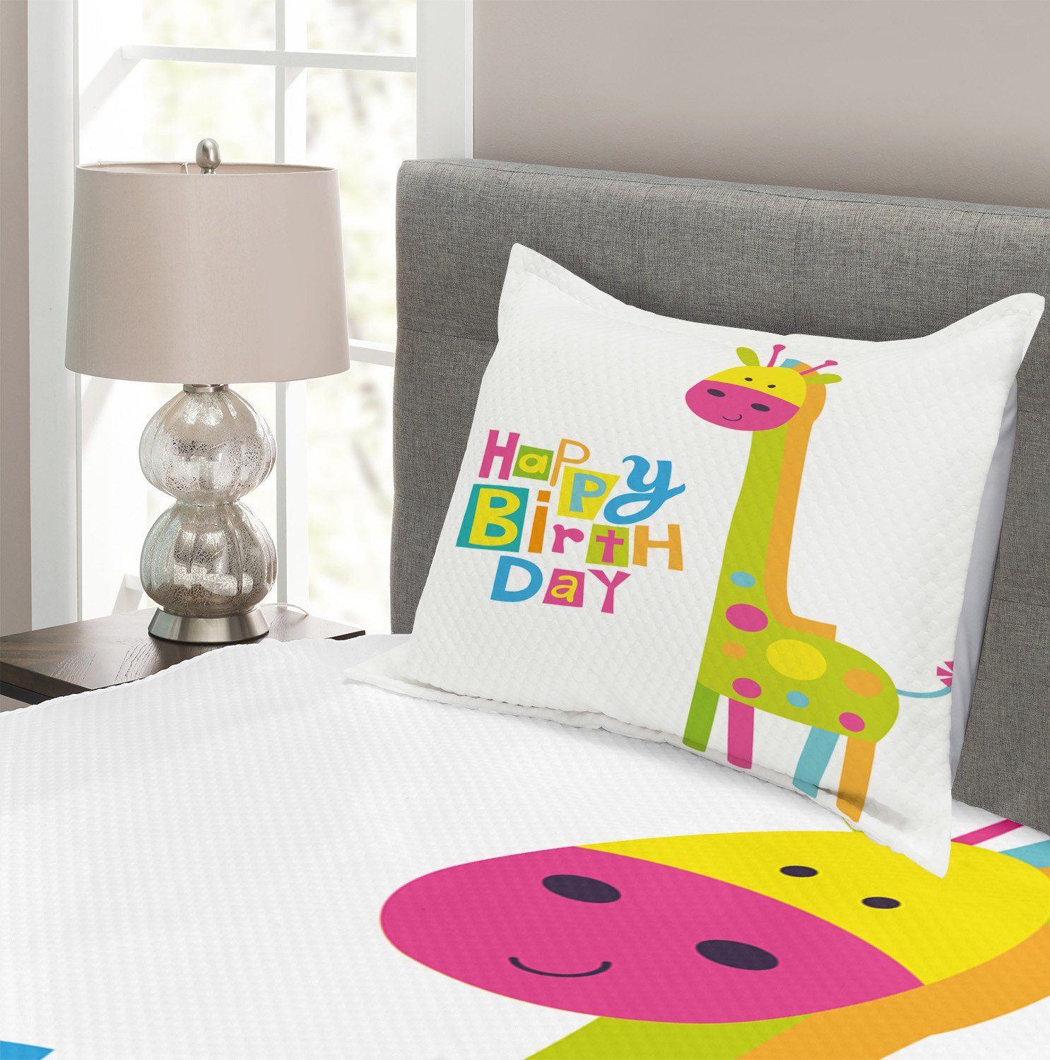 Tagesdecke Set Kissenbezügen Geburtstag Waschbar, Geburtstags-Baby-Giraffe mit Abakuhaus