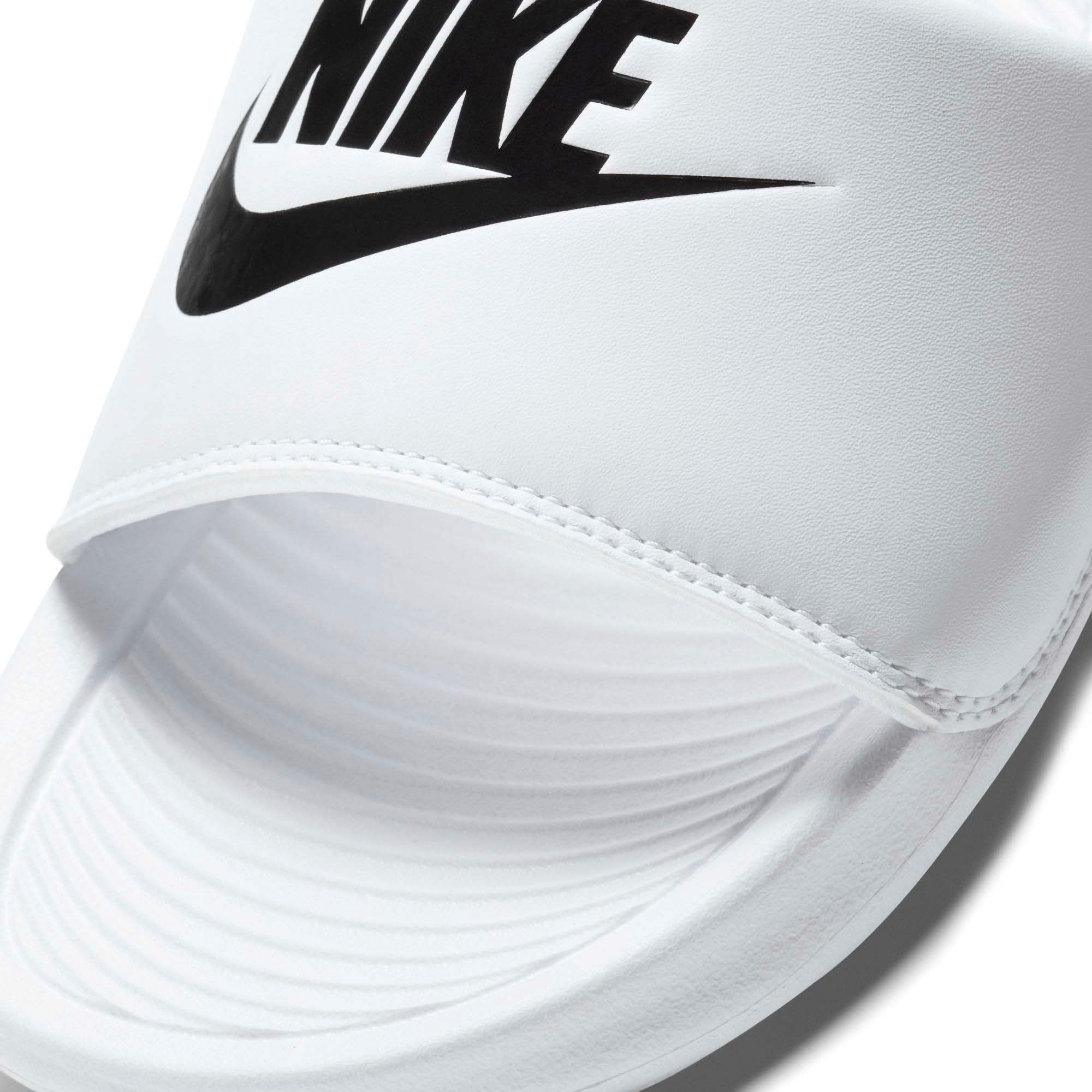 Nike Sportswear VICTORI ONE Badesandale weiß-schwarz SLIDE