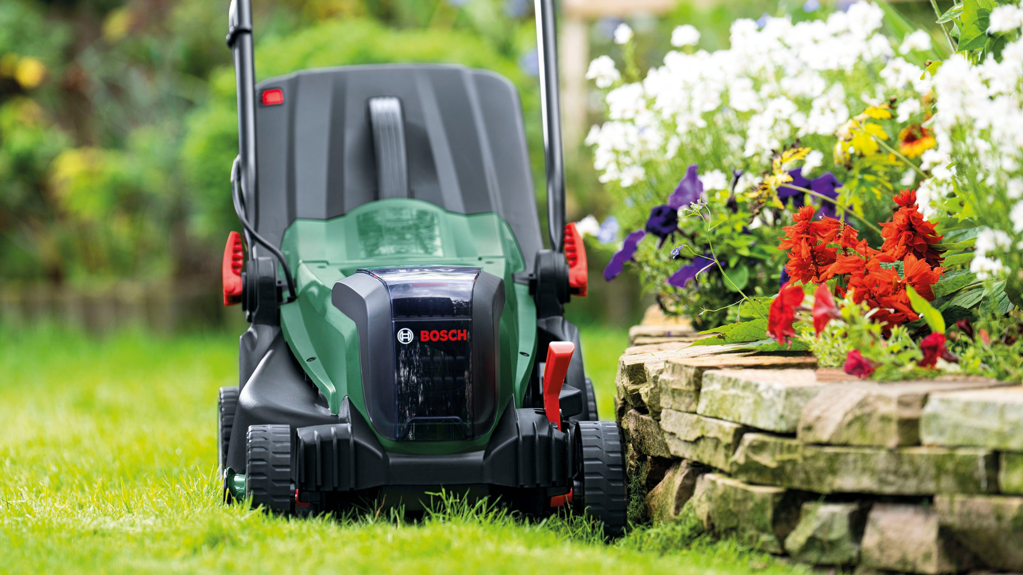 Bosch Home & Garden Akkurasenmäher UniversalRotak 2x18V-37-550, 37 cm Schnittbreite, mit 2xAkku 18V/4,0 Ah und Ladegerät