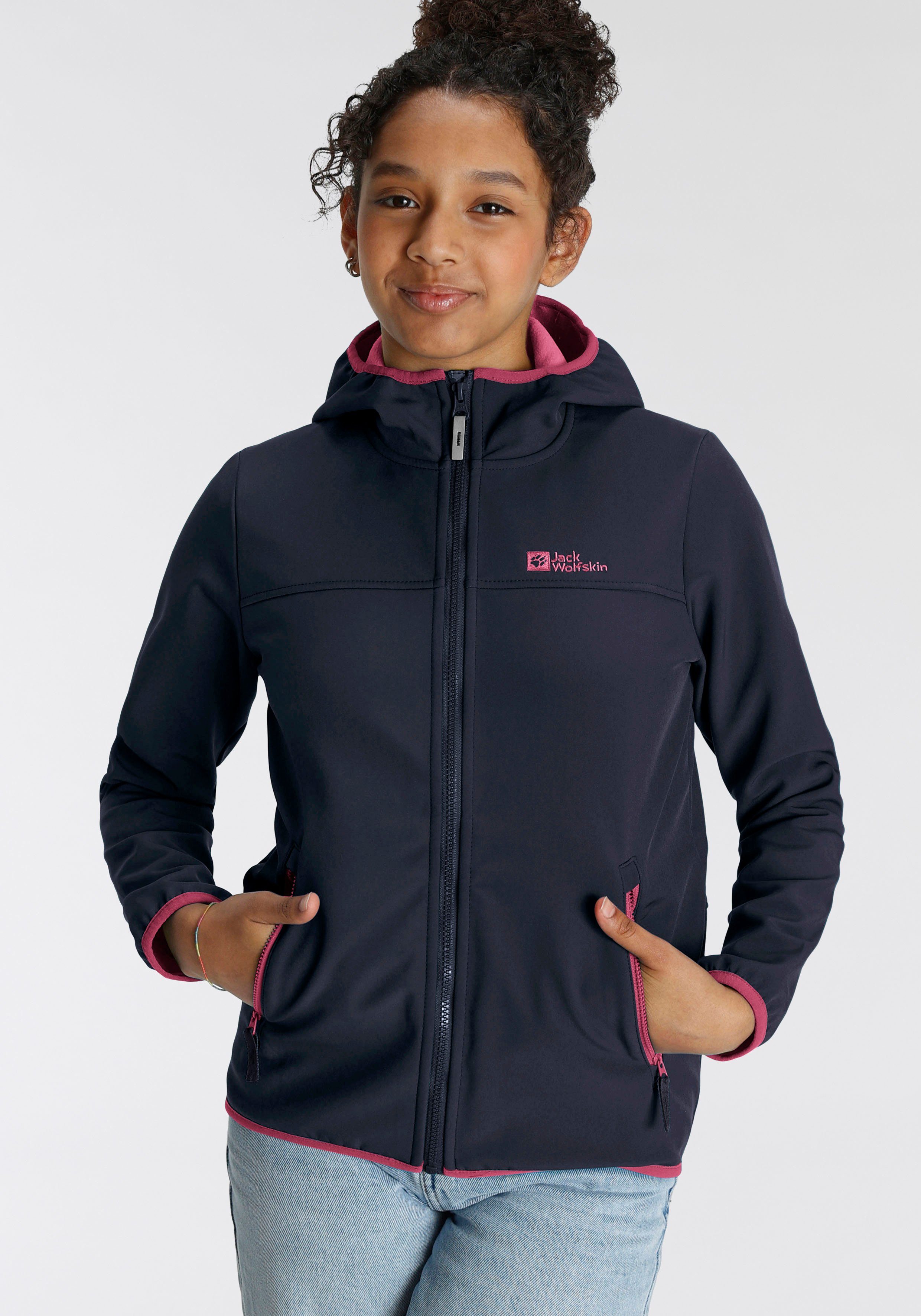 mit farblich night blue abgesetzten Wolfskin Jack FOURWINDS Softshelljacke Details JACKET KIDS