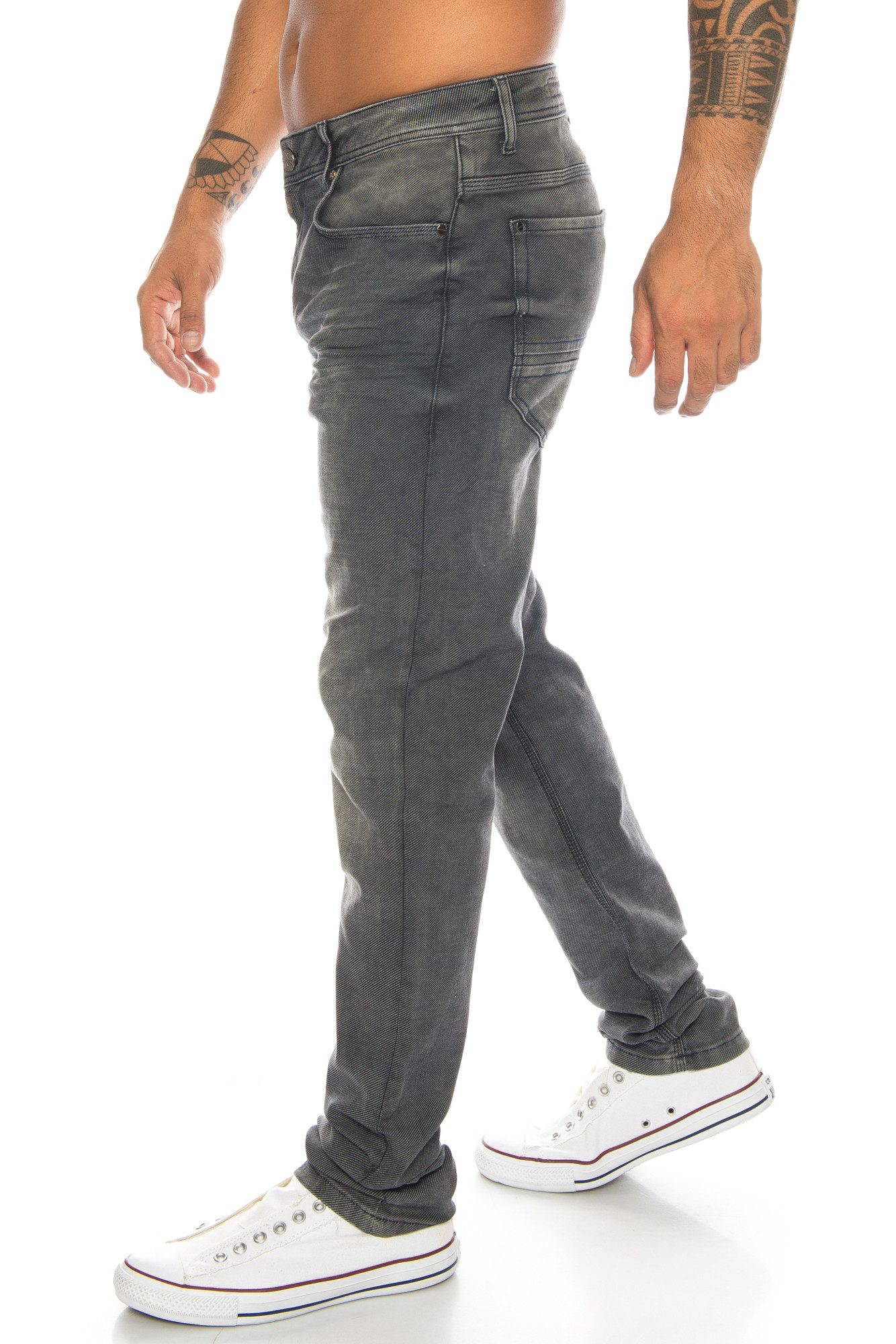 Cipo & Baxx Slim-fit-Jeans Herren Jeans Hose mit ausgfallenem Label Nahtdesign Labelemblem, Weicherer Stoff