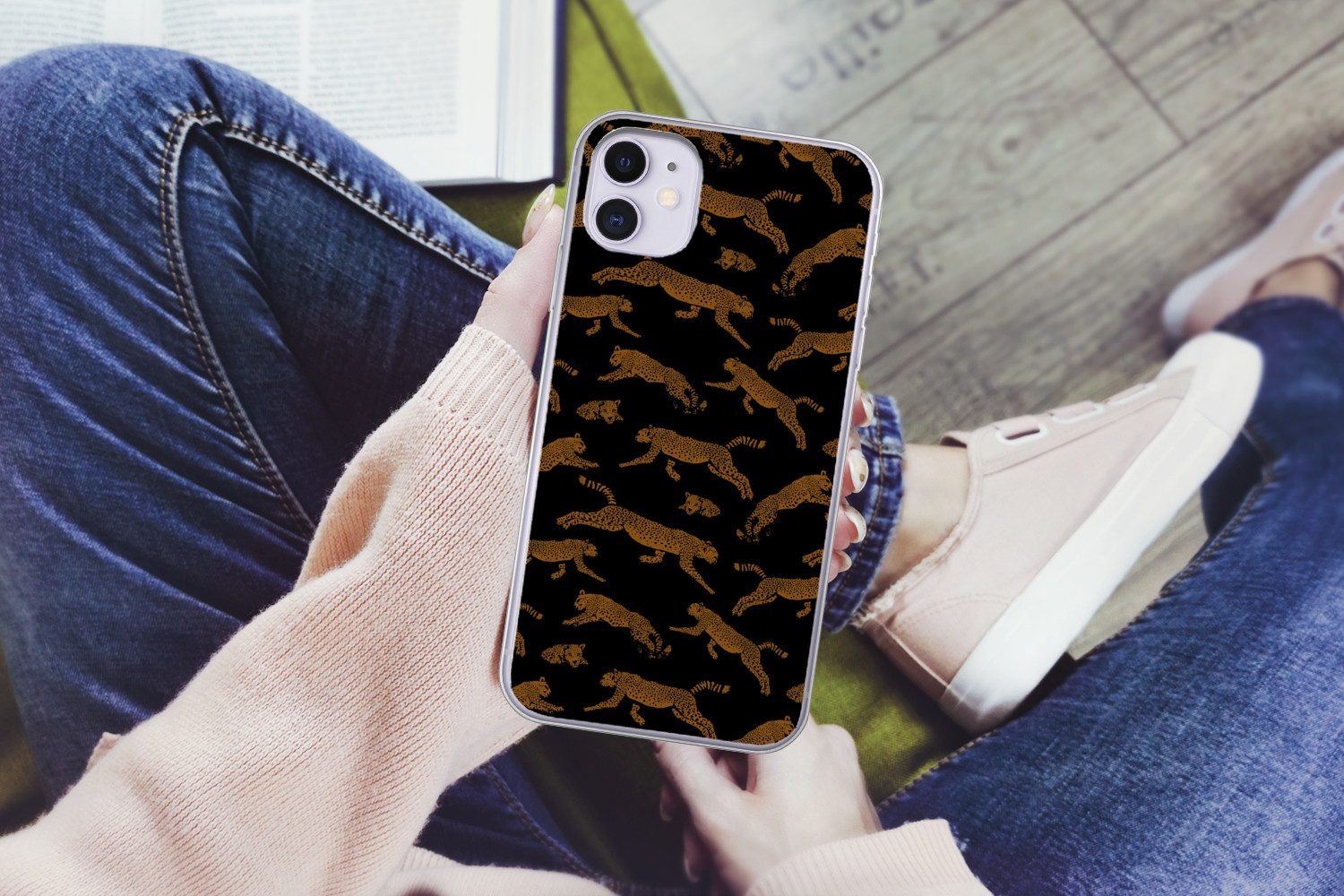 MuchoWow Handyhülle für Apple iPhone 11 Panther - Muster - Tiere - Schwarz - Braun, Smartphone-Bumper, Print, Handy Schutzhülle Dünn