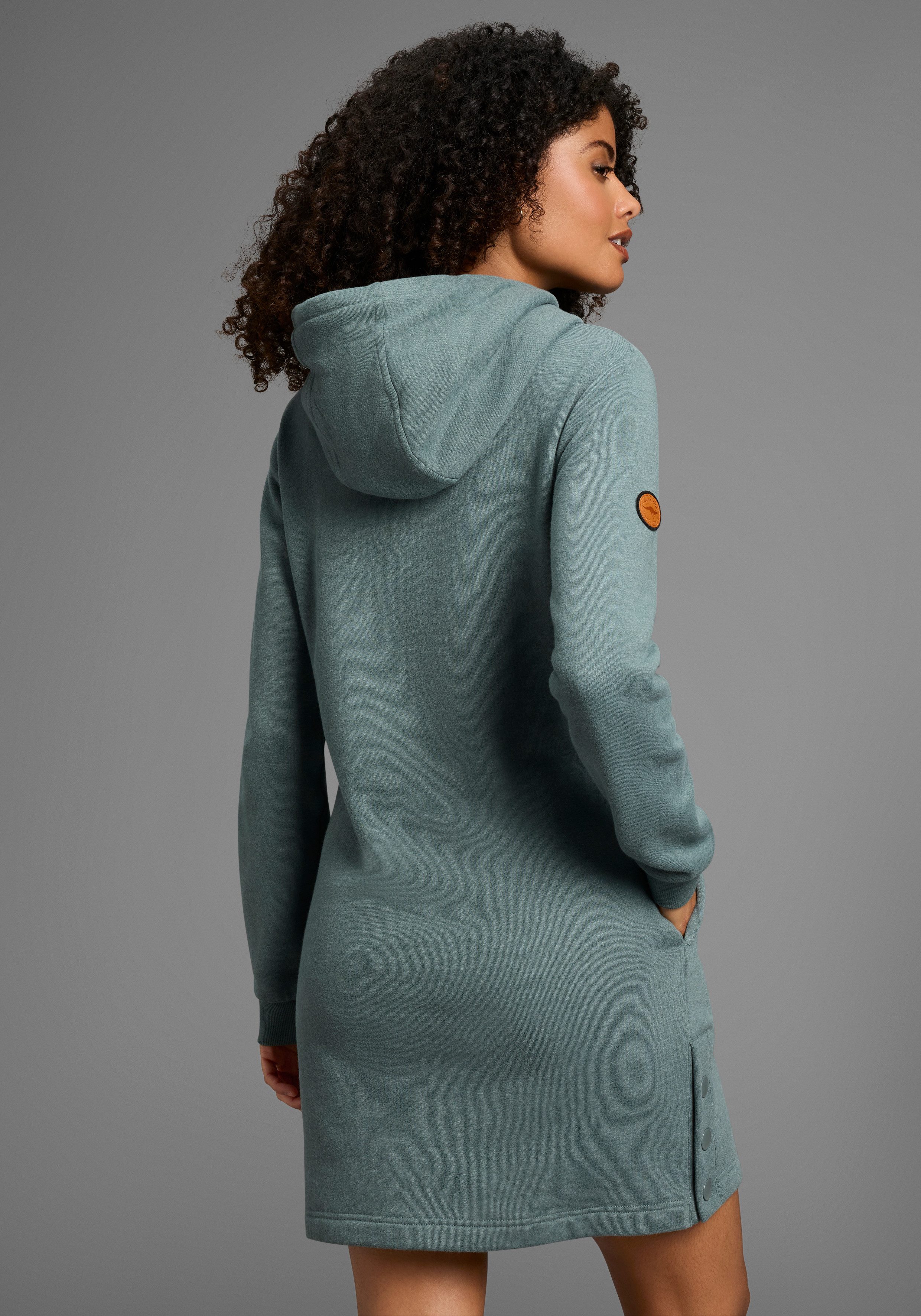 KangaROOS Sweatkleid mit Logoapplikation in Lochstickerei