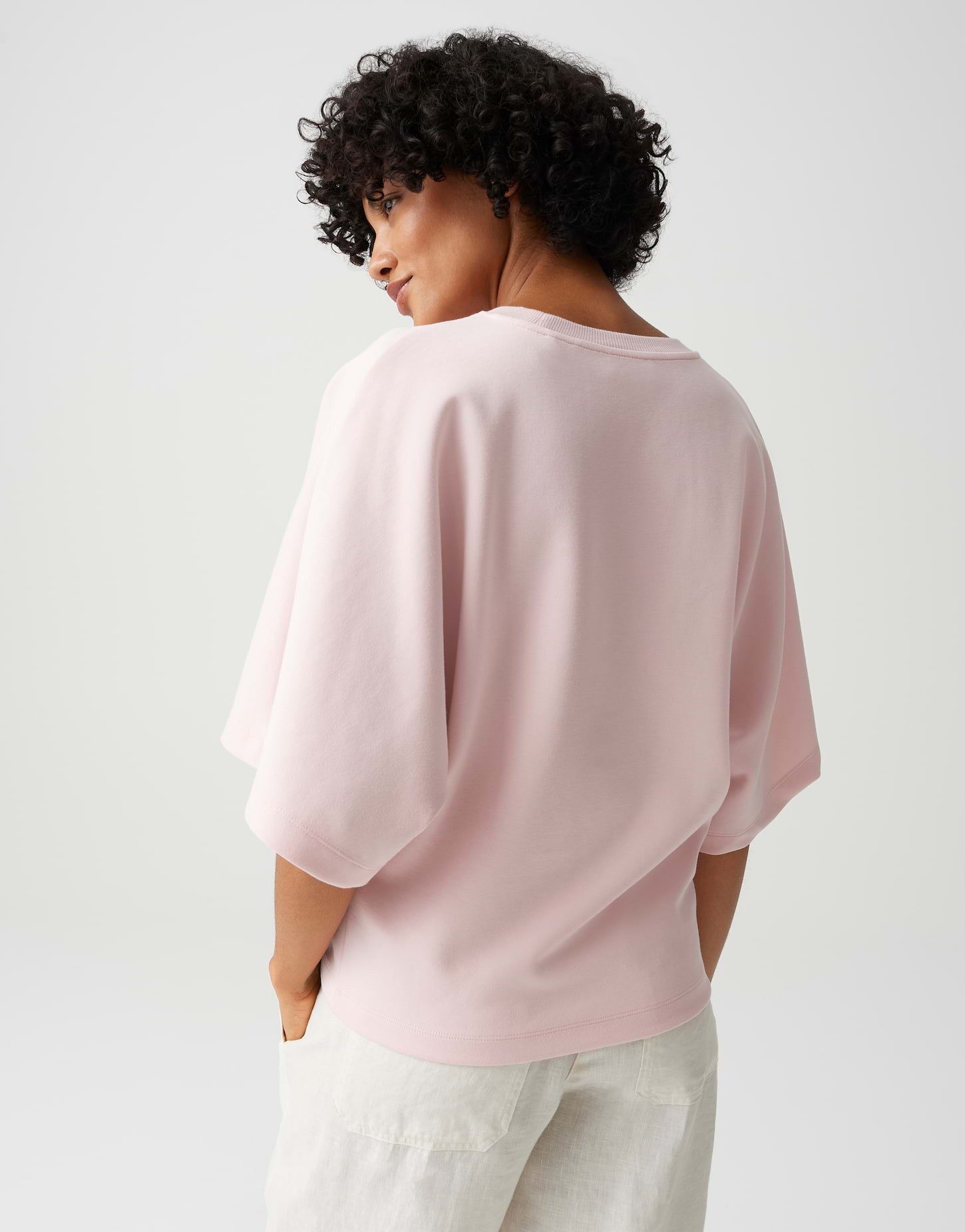 OPUS Sweatshirt Relaxed geschnittenes Sweatshirt aus Baumwoll-Mix Verkürzte Länge, lockerer Boxy Fit für Alltag und Freizeit – Bild 3 von 5