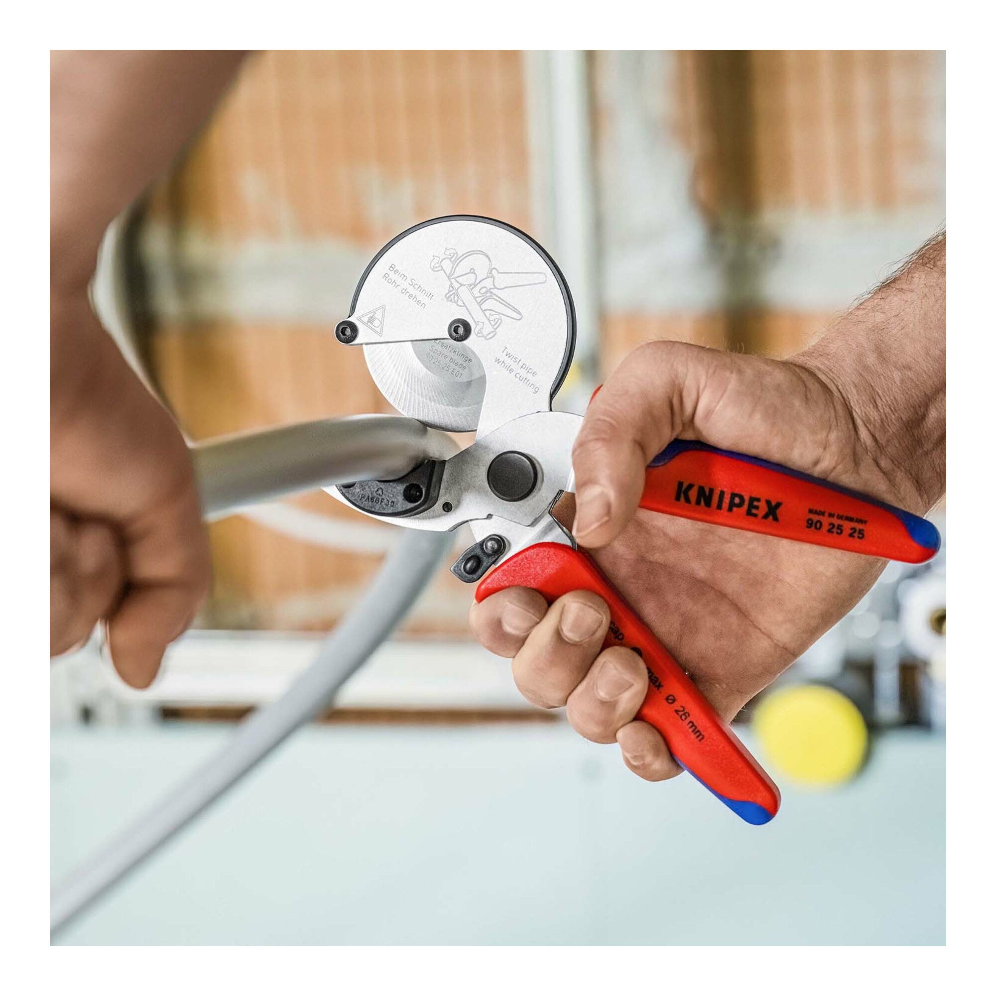 Knipex Rohrschneider KNIPEX 90 25 25 Rohrschneider für Verbund- und Kunststoffrohre mit