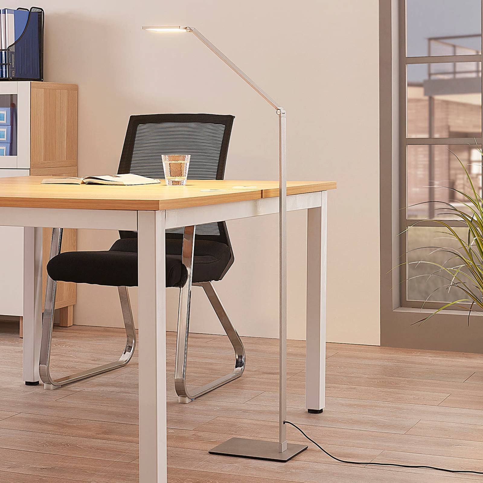 Lucande Stehlampe Resi, Enthalten, 1 x 7,2 W LED, warmweiß